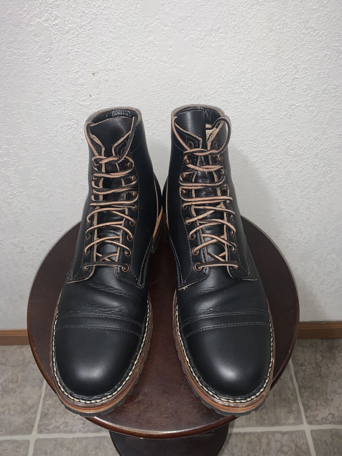 Photo by patinathunderdome on November 6, 2021 of the White's MP-Sherman Toe Cap in Horween Black Chromexcel Horsehide.