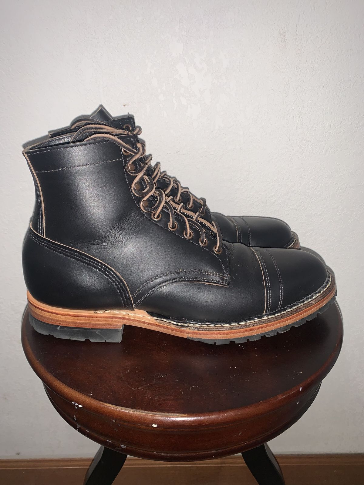 Photo by patinathunderdome on November 6, 2021 of the White's MP-Sherman Toe Cap in Horween Black Chromexcel Horsehide.