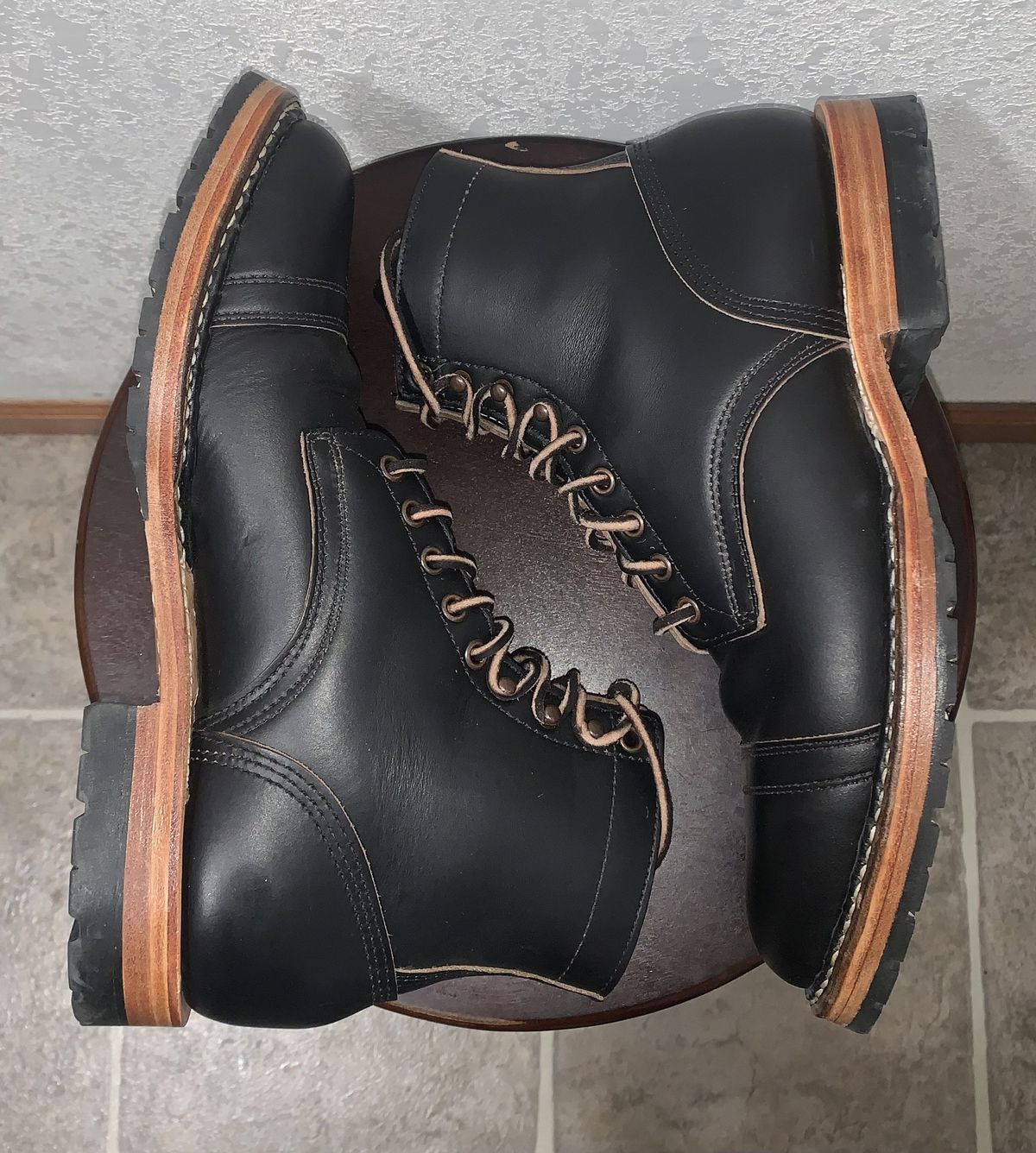 Photo by patinathunderdome on November 6, 2021 of the White's MP-Sherman Toe Cap in Horween Black Chromexcel Horsehide.