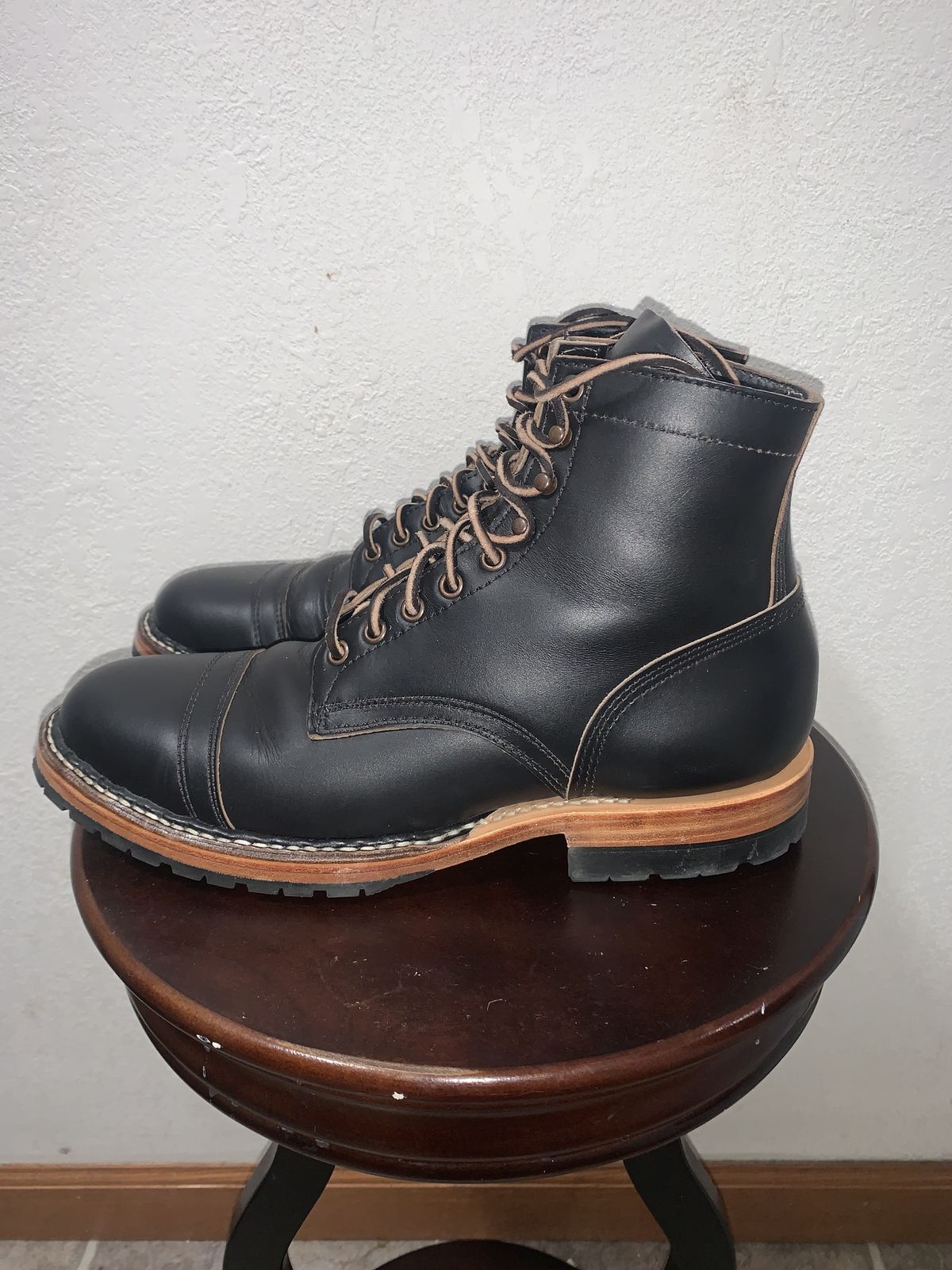 Photo by patinathunderdome on November 6, 2021 of the White's MP-Sherman Toe Cap in Horween Black Chromexcel Horsehide.