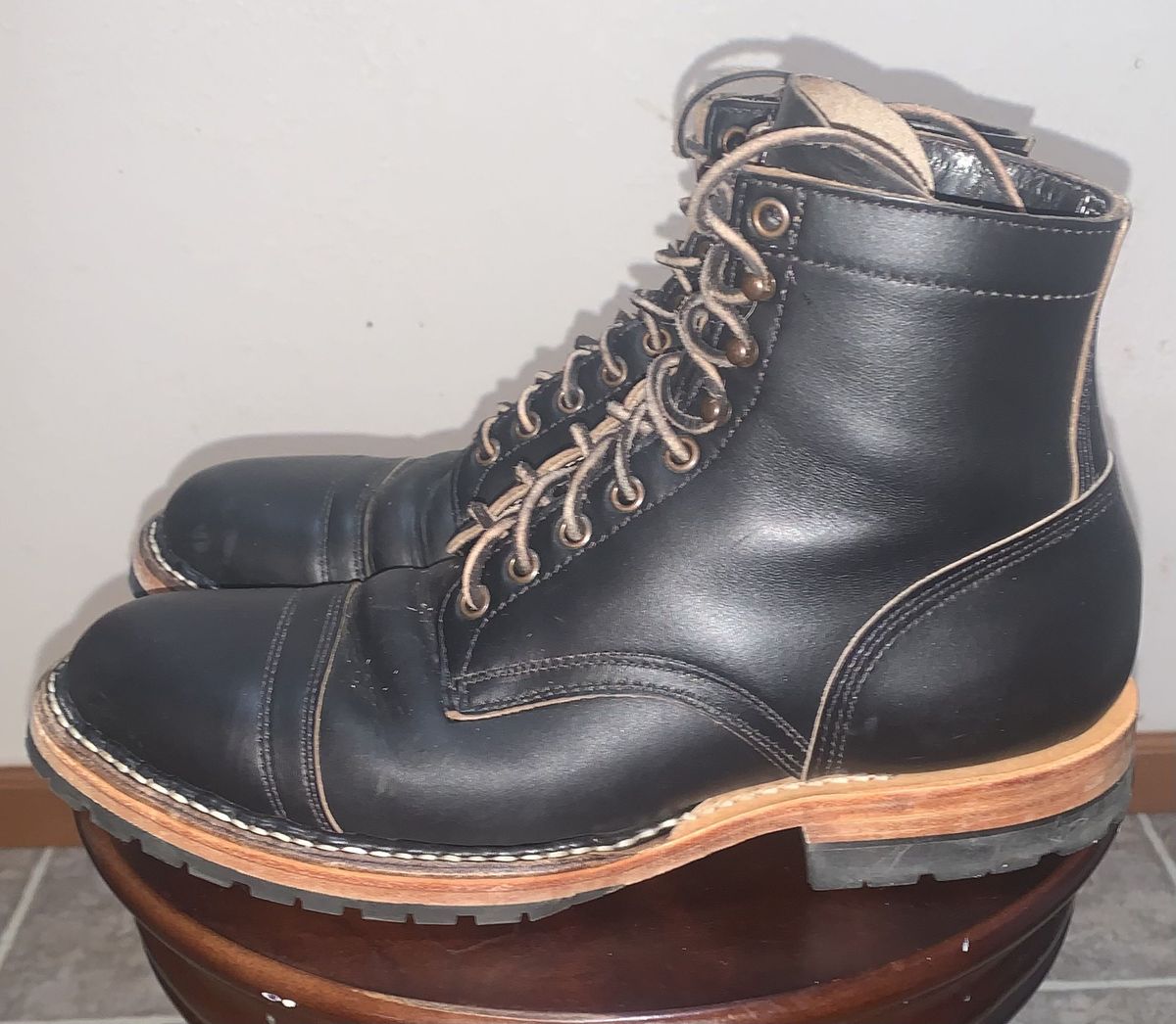 Photo by patinathunderdome on December 6, 2021 of the White's MP-Sherman Toe Cap in Horween Black Chromexcel Horsehide.