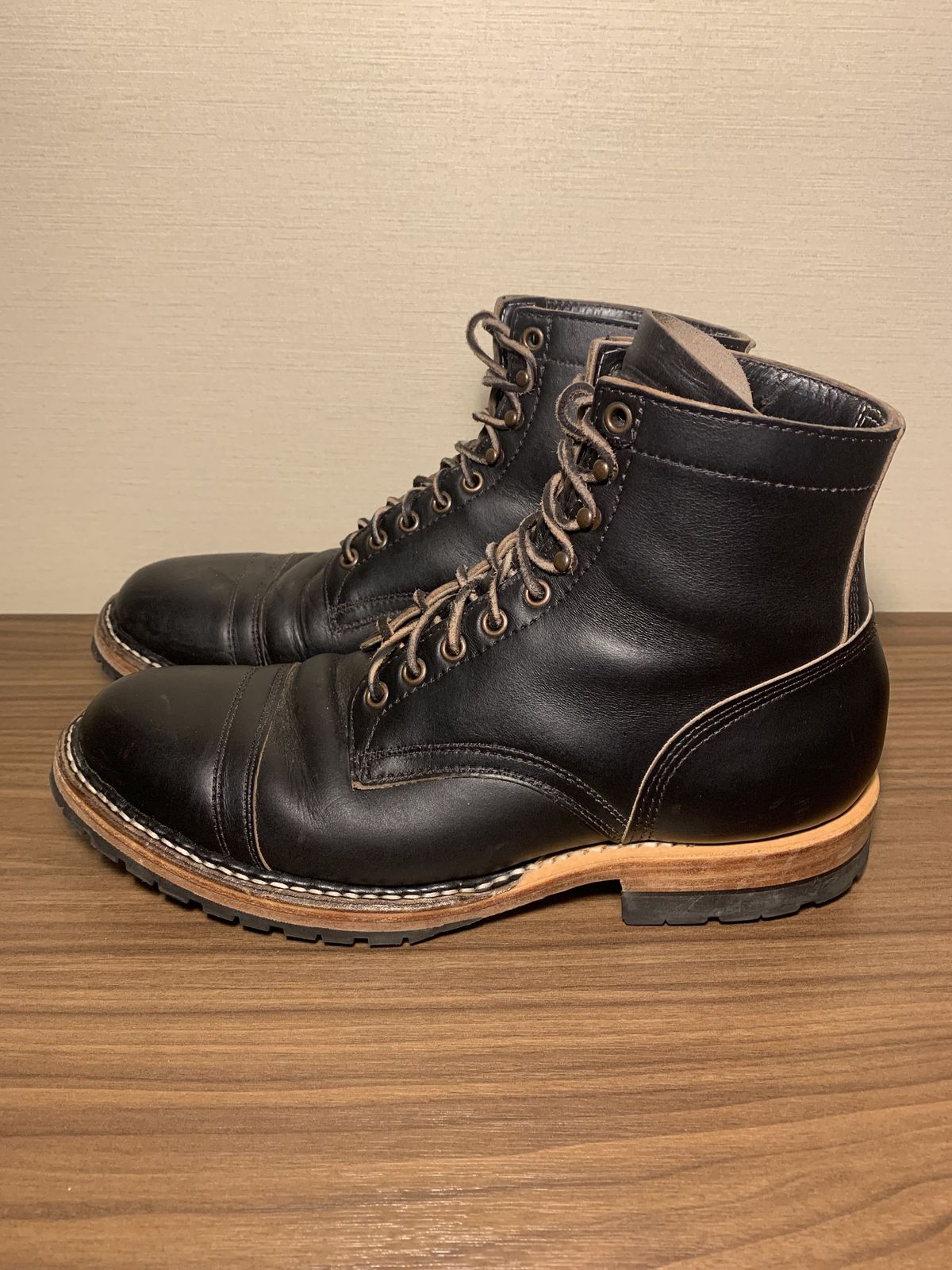 Photo by patinathunderdome on January 6, 2022 of the White's MP-Sherman Toe Cap in Horween Black Chromexcel Horsehide.