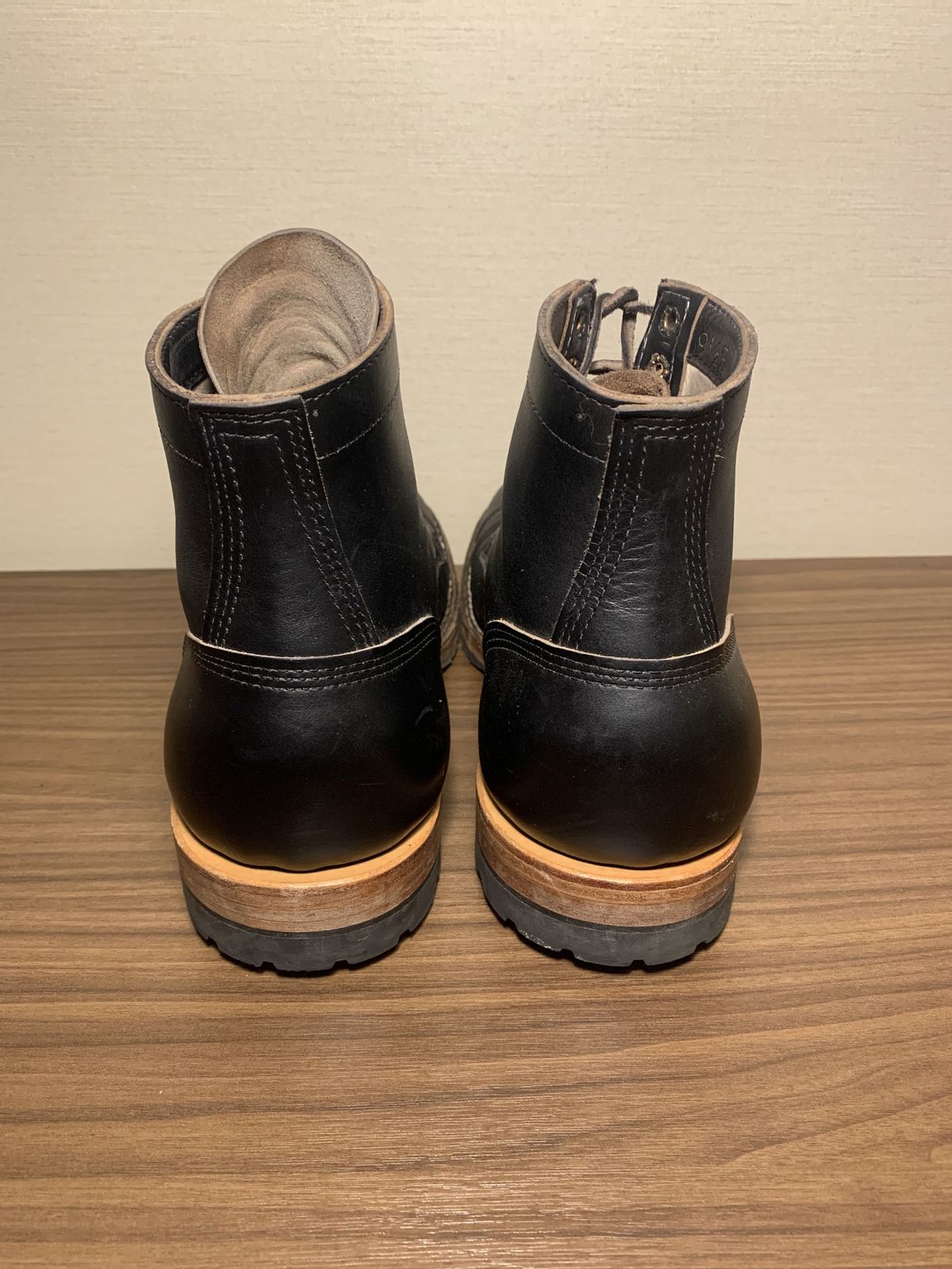 Photo by patinathunderdome on January 6, 2022 of the White's MP-Sherman Toe Cap in Horween Black Chromexcel Horsehide.