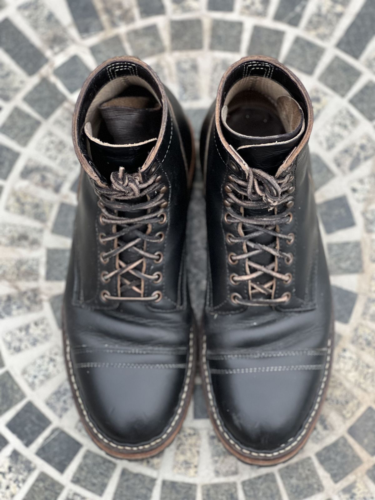 Photo by patinathunderdome on April 6, 2022 of the White's MP-Sherman Toe Cap in Horween Black Chromexcel Horsehide.