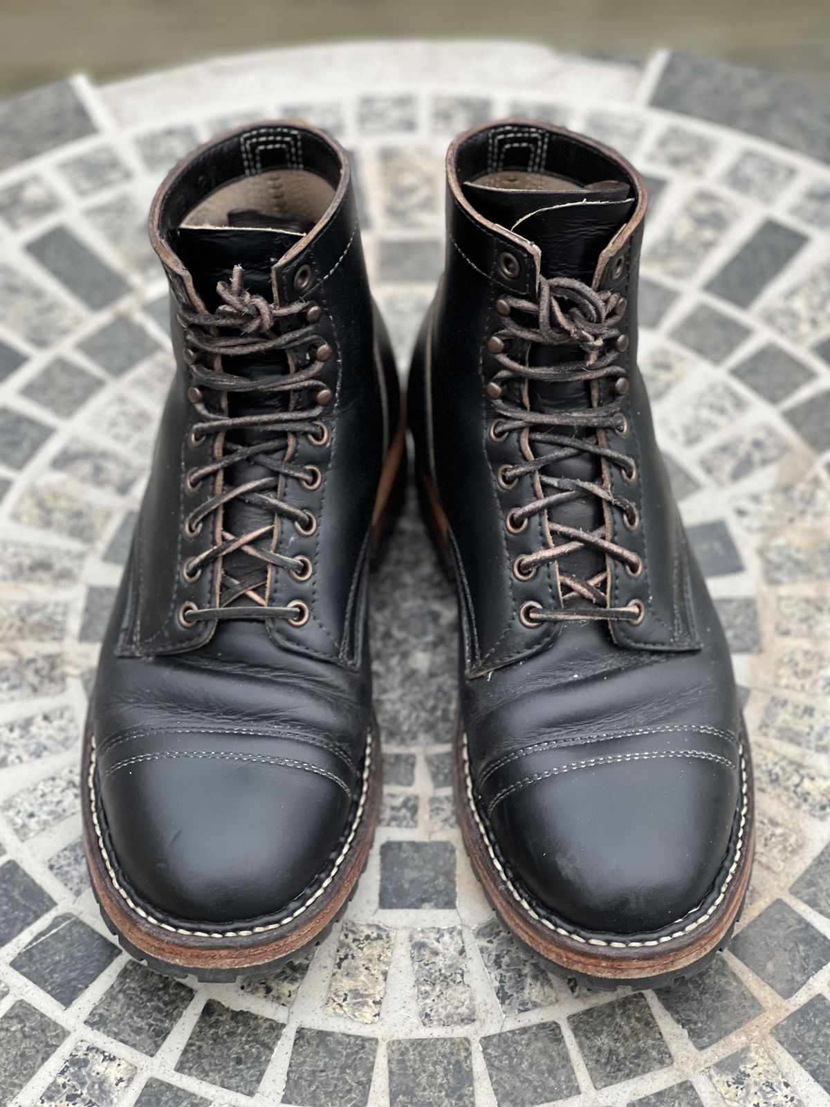 Photo by patinathunderdome on April 6, 2022 of the White's MP-Sherman Toe Cap in Horween Black Chromexcel Horsehide.