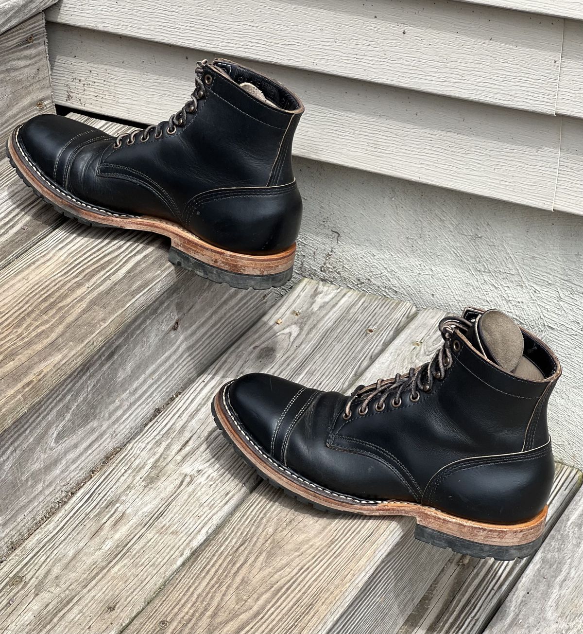 Photo by patinathunderdome on May 5, 2022 of the White's MP-Sherman Toe Cap in Horween Black Chromexcel Horsehide.