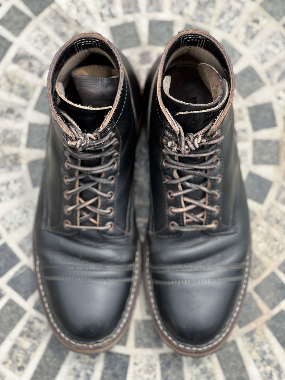 Photo by patinathunderdome on May 5, 2022 of the White's MP-Sherman Toe Cap in Horween Black Chromexcel Horsehide.