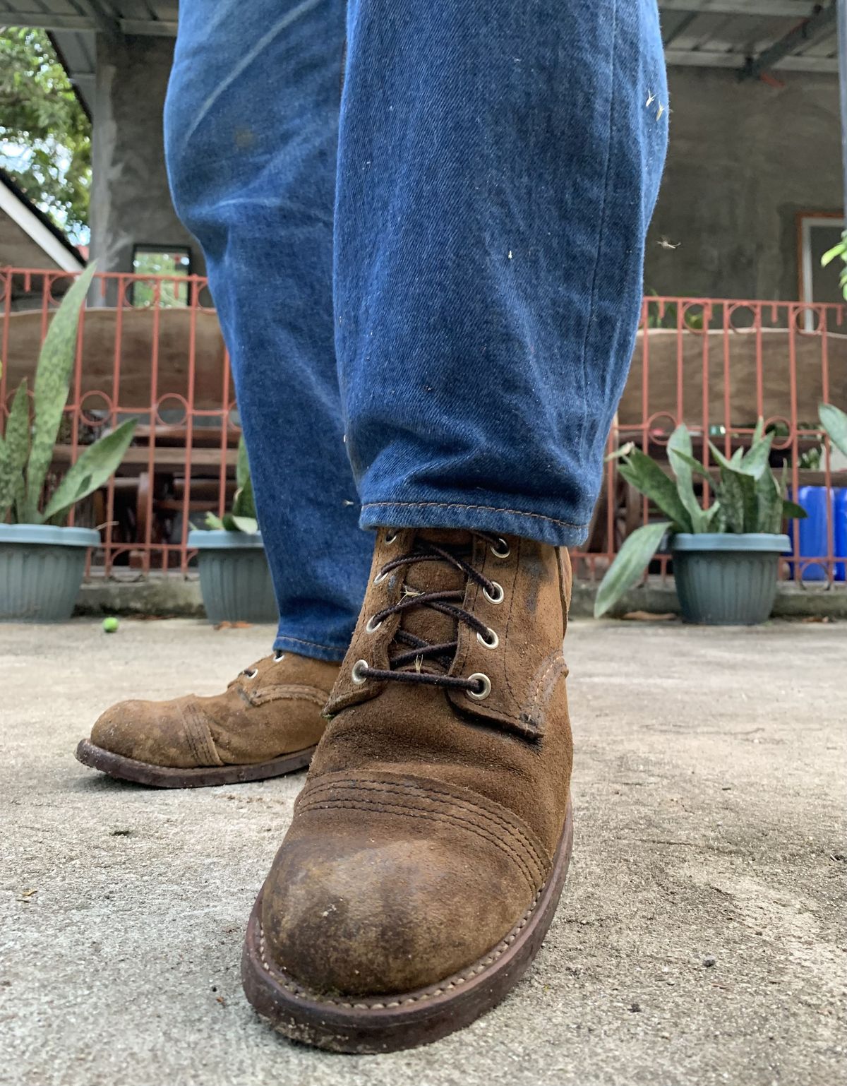 Photo by patinathunderdome on February 3, 2022 of the Red Wing Iron Ranger in S.B. Foot Hawthorne Muleskinner.