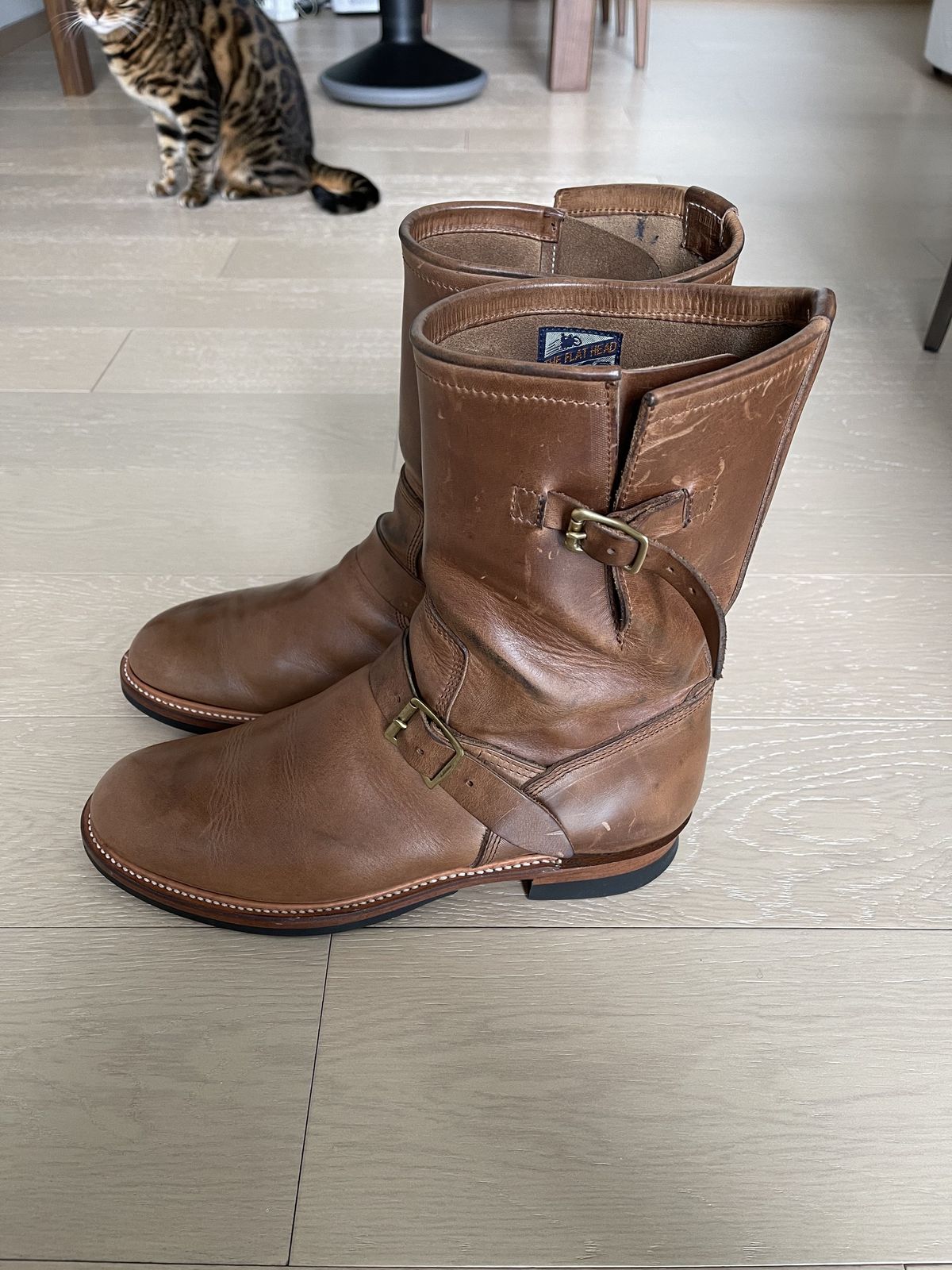 Photo by patinathunderdome on December 28, 2021 of the The Flat Head Engineer Boots in Horween Natural Chromexcel.