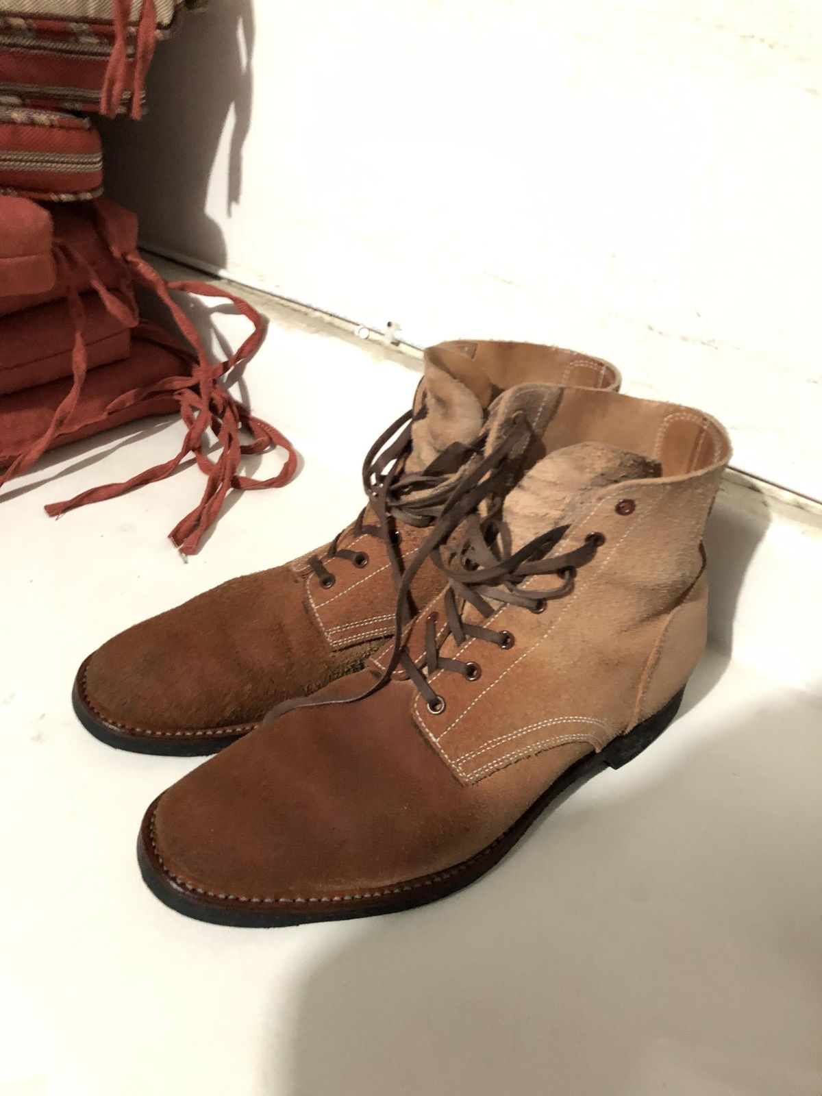 Photo by patinathunderdome on November 3, 2021 of the Clinch Yeager Boots in Wickett & Craig Natural Latigo Roughout.