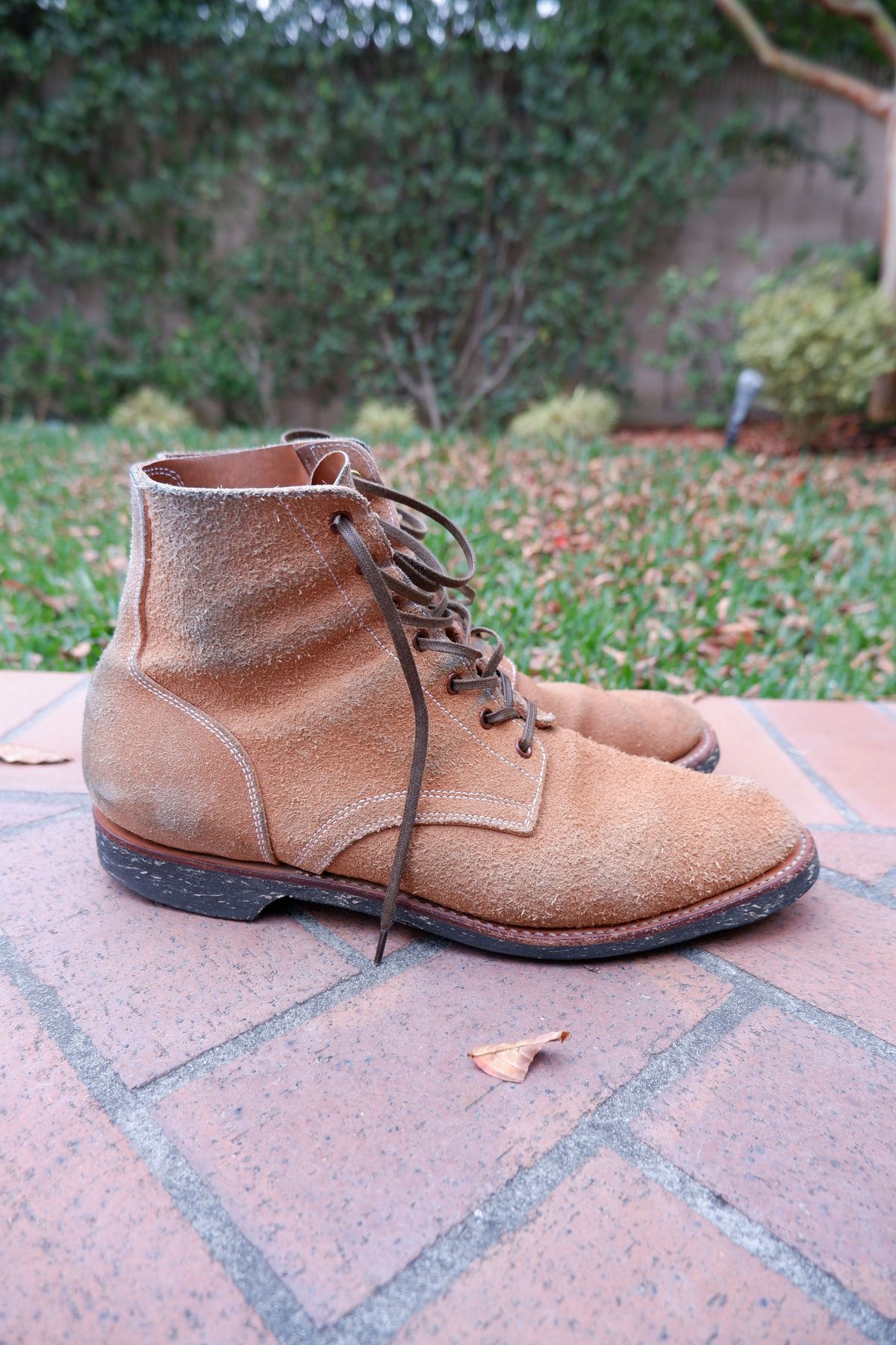 Photo by patinathunderdome on December 4, 2021 of the Clinch Yeager Boots in Wickett & Craig Natural Latigo Roughout.
