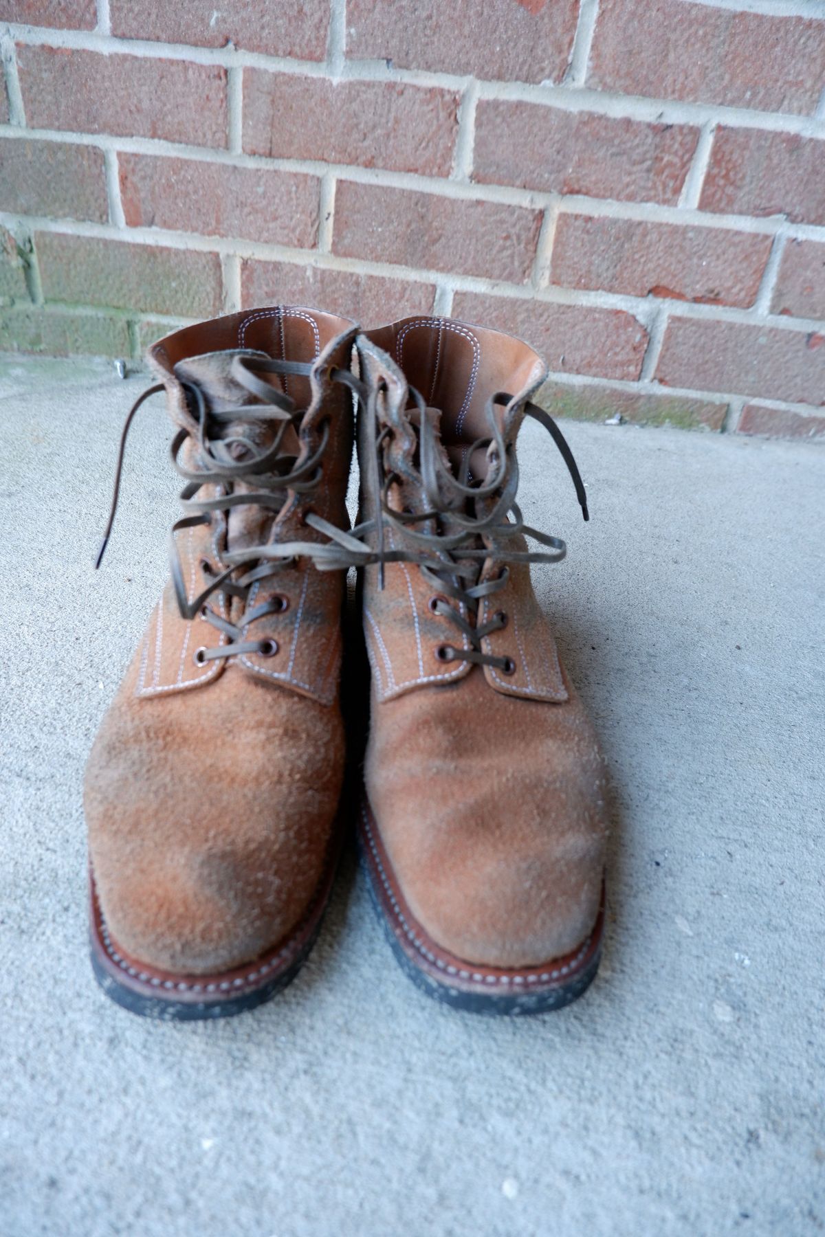 Photo by patinathunderdome on January 4, 2022 of the Clinch Yeager Boots in Wickett & Craig Natural Latigo Roughout.