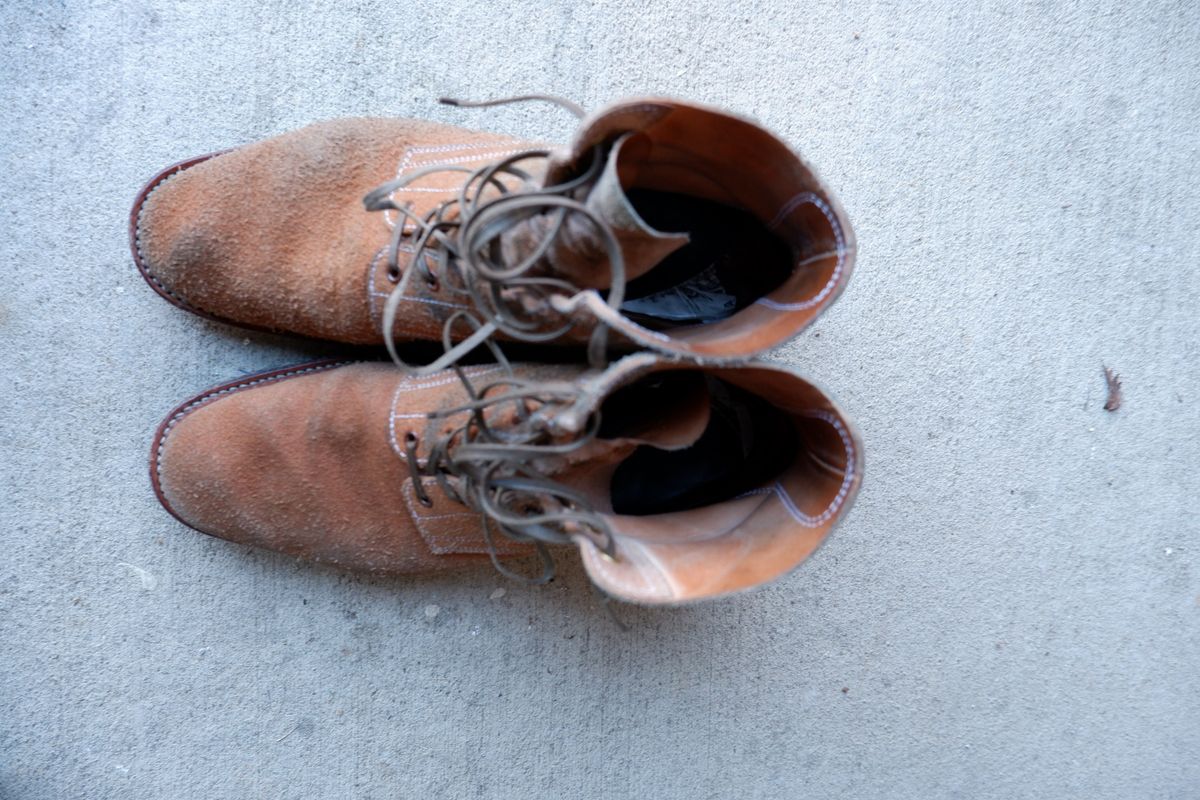 Photo by patinathunderdome on January 4, 2022 of the Clinch Yeager Boots in Wickett & Craig Natural Latigo Roughout.