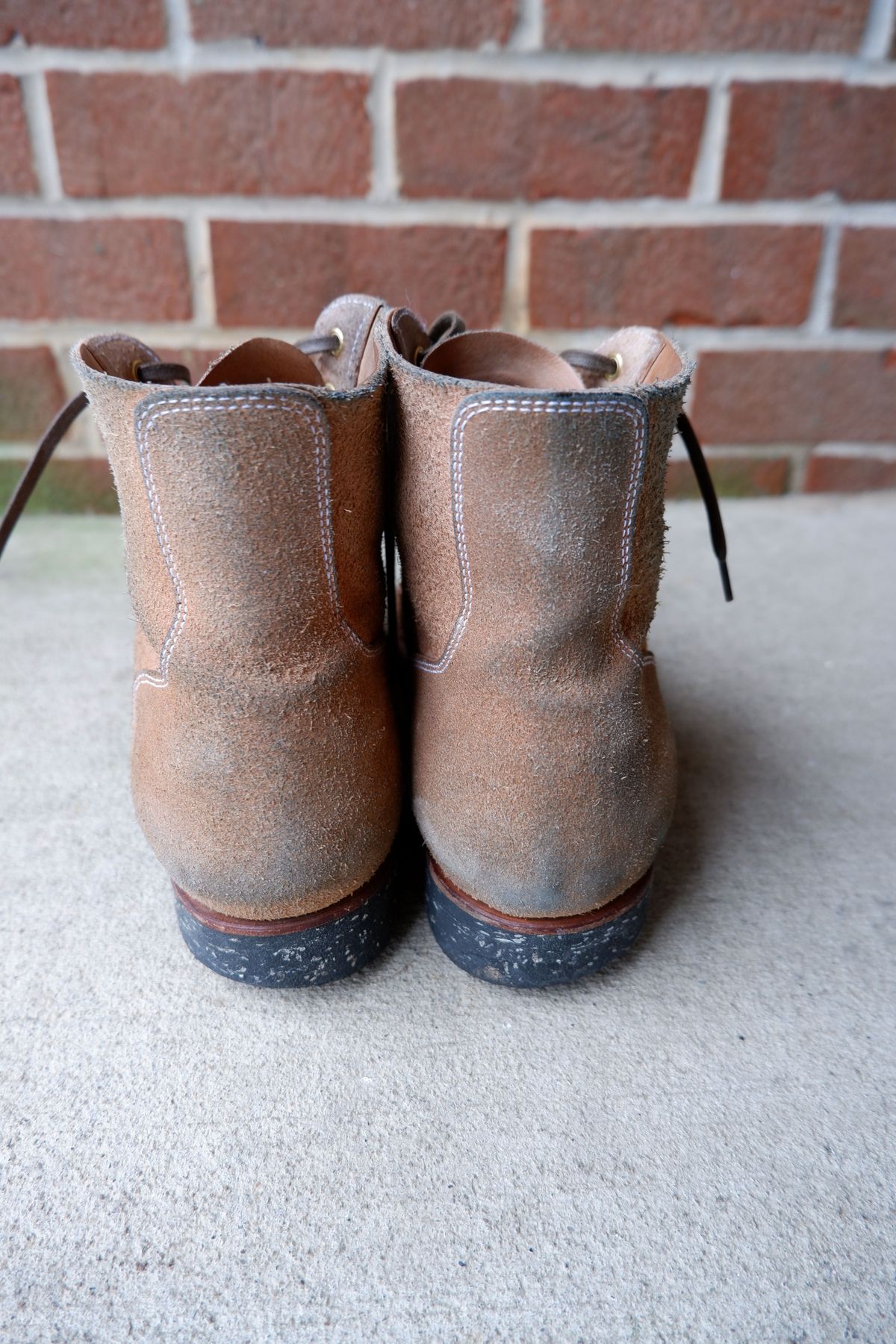 Photo by patinathunderdome on February 4, 2022 of the Clinch Yeager Boots in Wickett & Craig Natural Latigo Roughout.