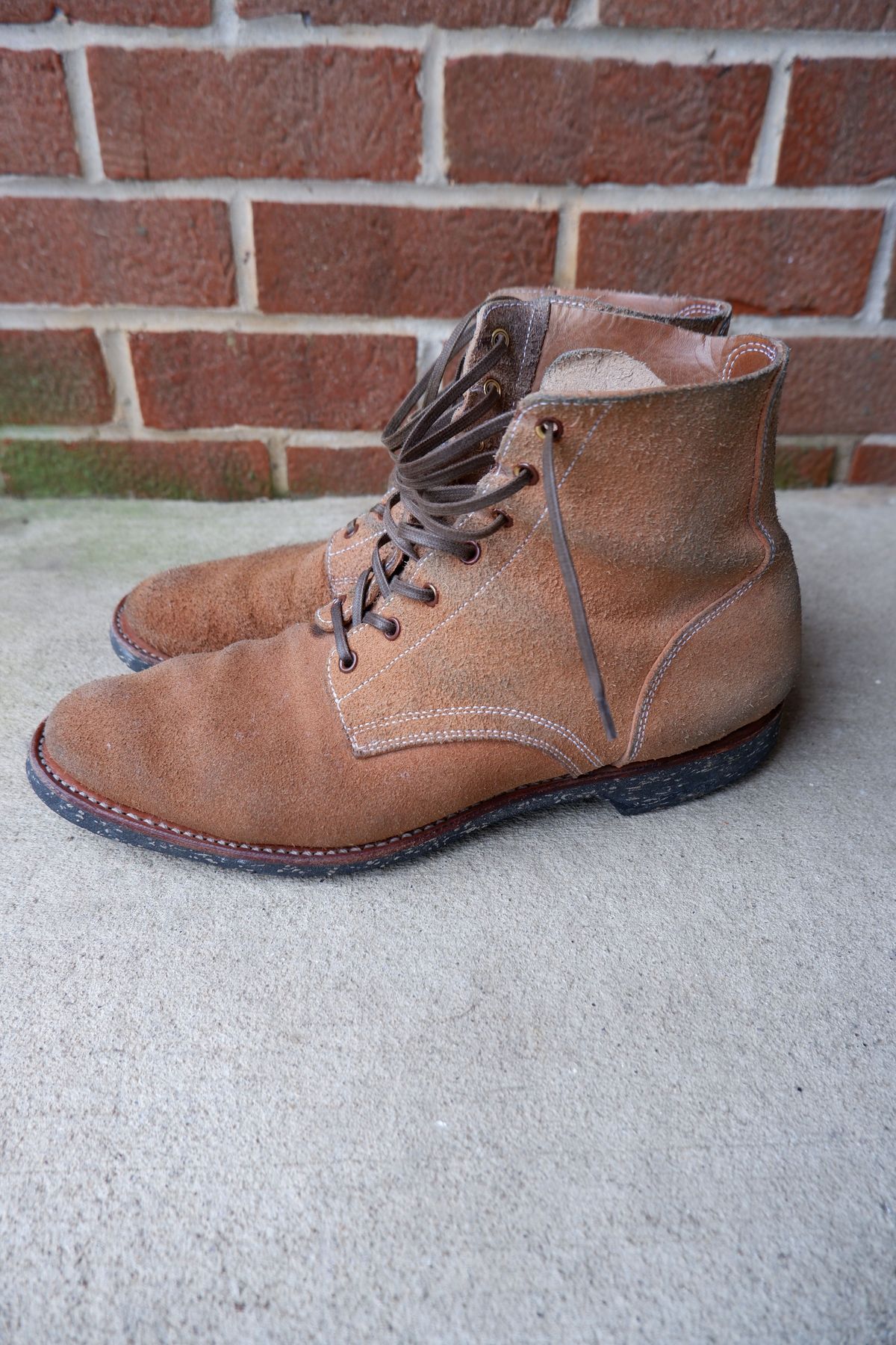 Photo by patinathunderdome on February 4, 2022 of the Clinch Yeager Boots in Wickett & Craig Natural Latigo Roughout.
