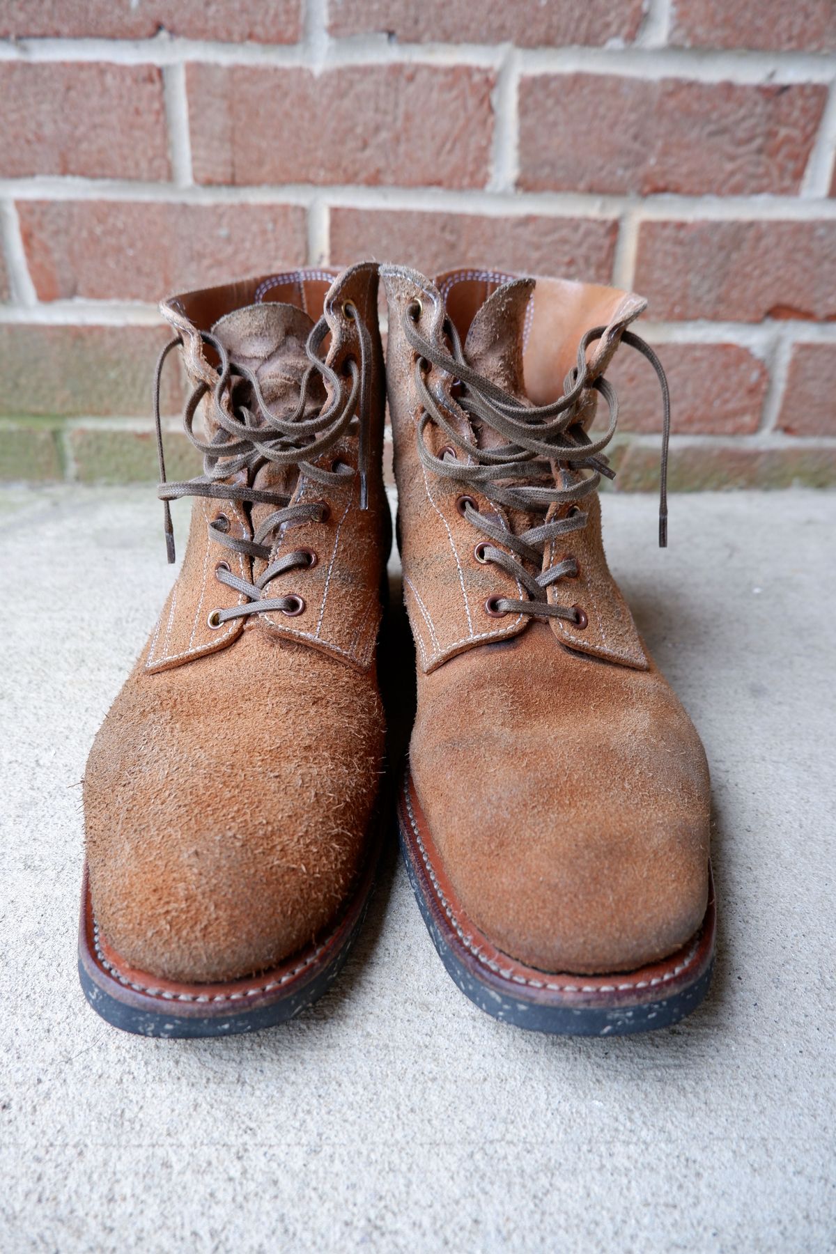 Photo by patinathunderdome on May 2, 2022 of the Clinch Yeager Boots in Wickett & Craig Natural Latigo Roughout.