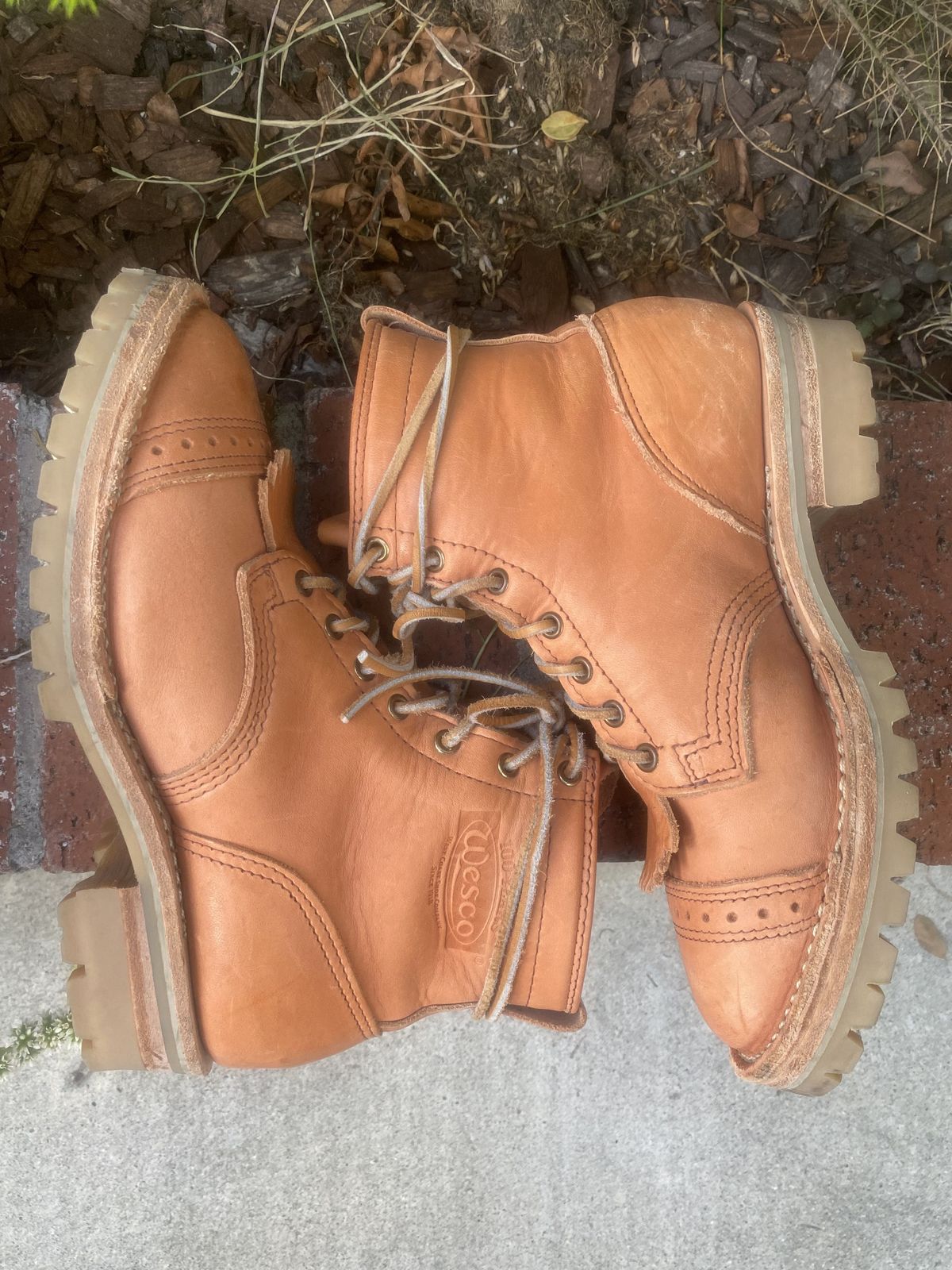 Photo by patinathunderdome on December 5, 2021 of the Wesco Hendrik in Horween Natural Essex.