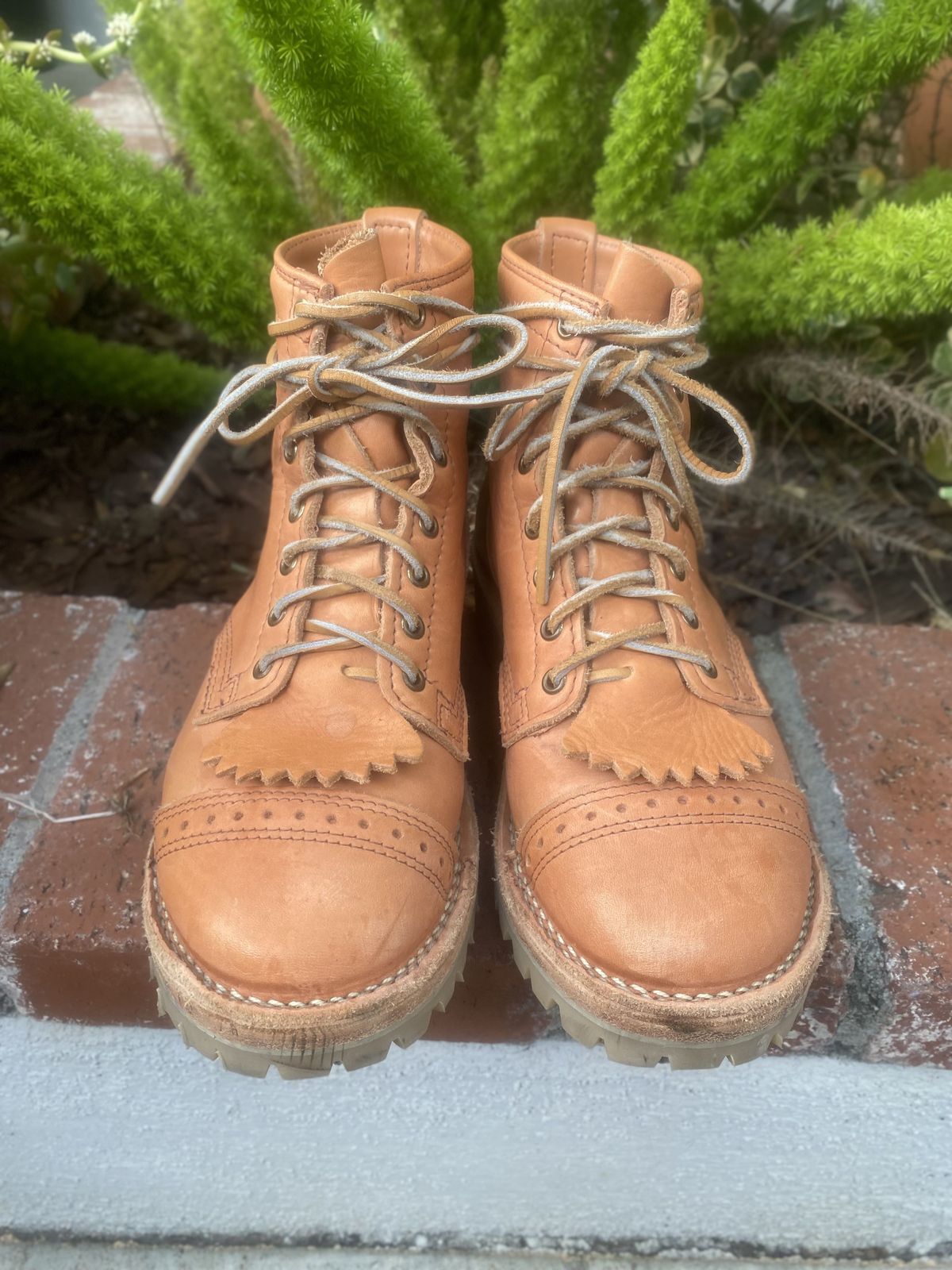 Photo by patinathunderdome on December 5, 2021 of the Wesco Hendrik in Horween Natural Essex.