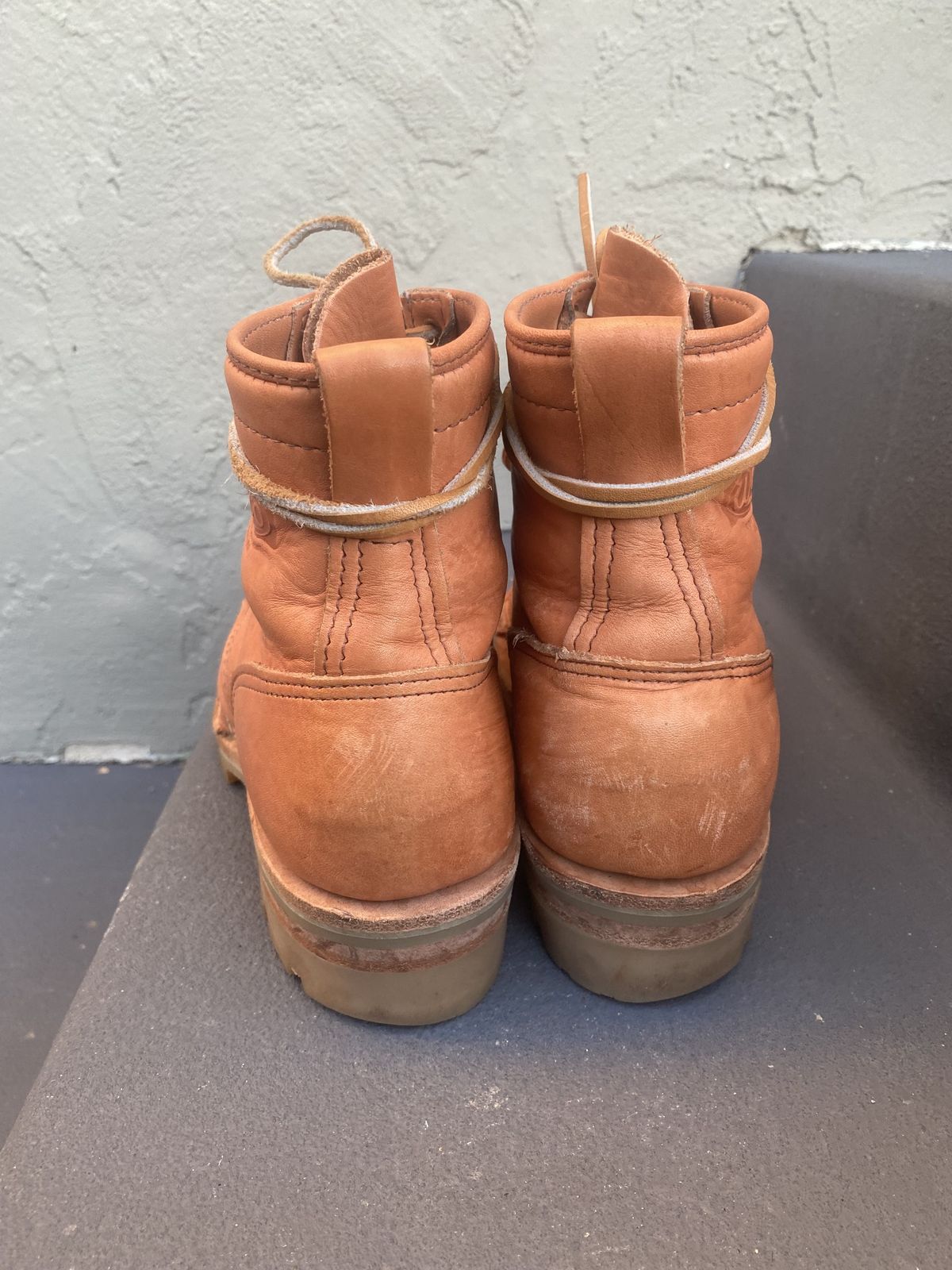 Photo by patinathunderdome on January 4, 2022 of the Wesco Hendrik in Horween Natural Essex.