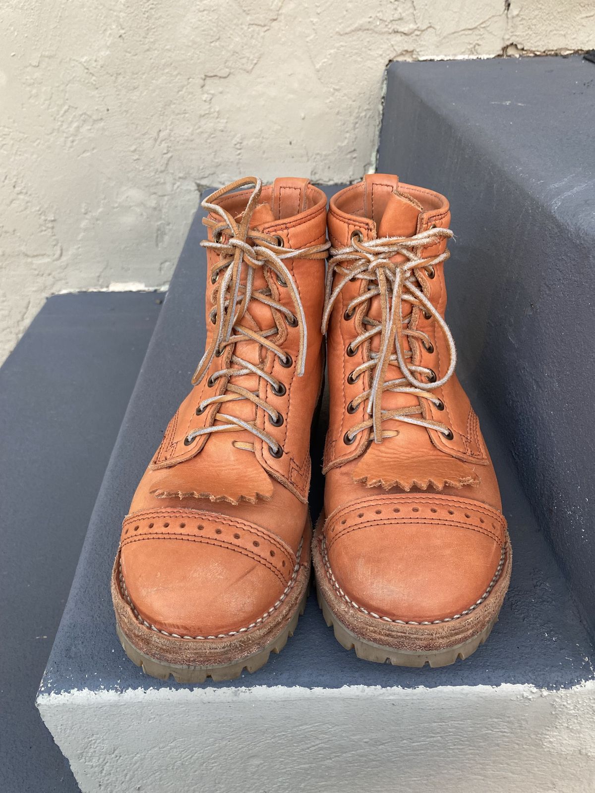 Photo by patinathunderdome on March 5, 2022 of the Wesco Hendrik in Horween Natural Essex.