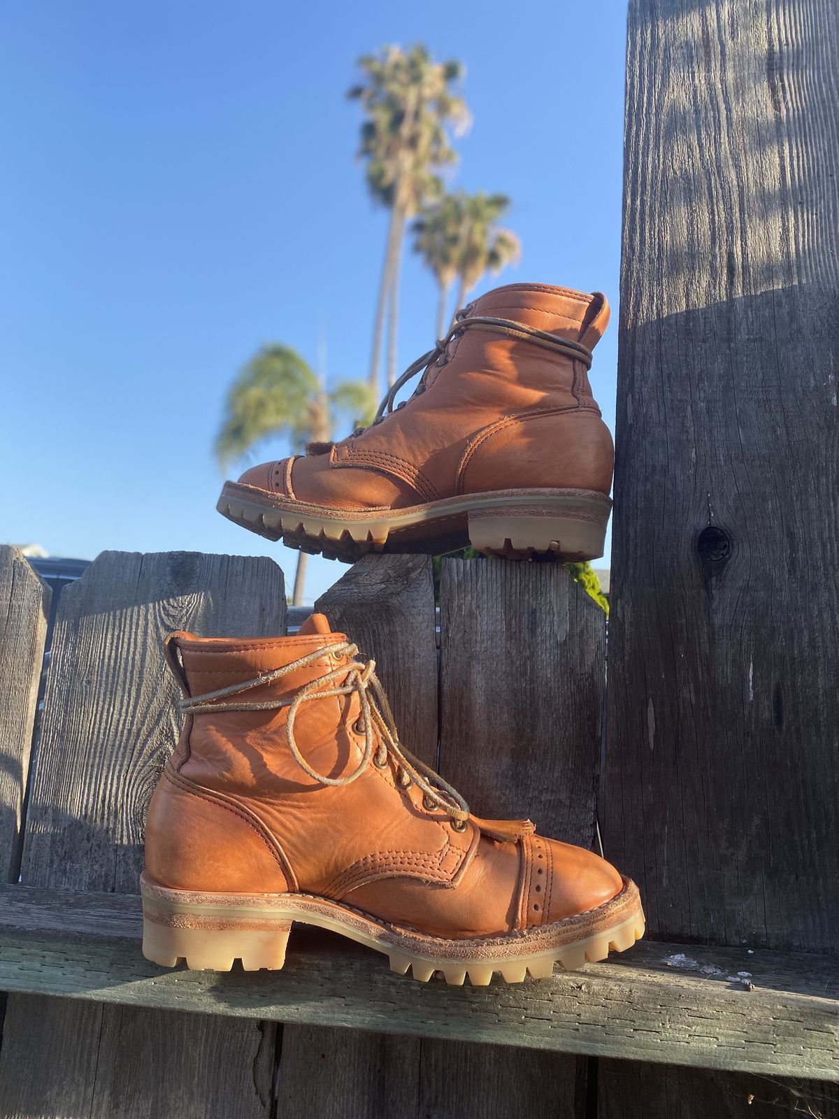 Photo by patinathunderdome on May 5, 2022 of the Wesco Hendrik in Horween Natural Essex.