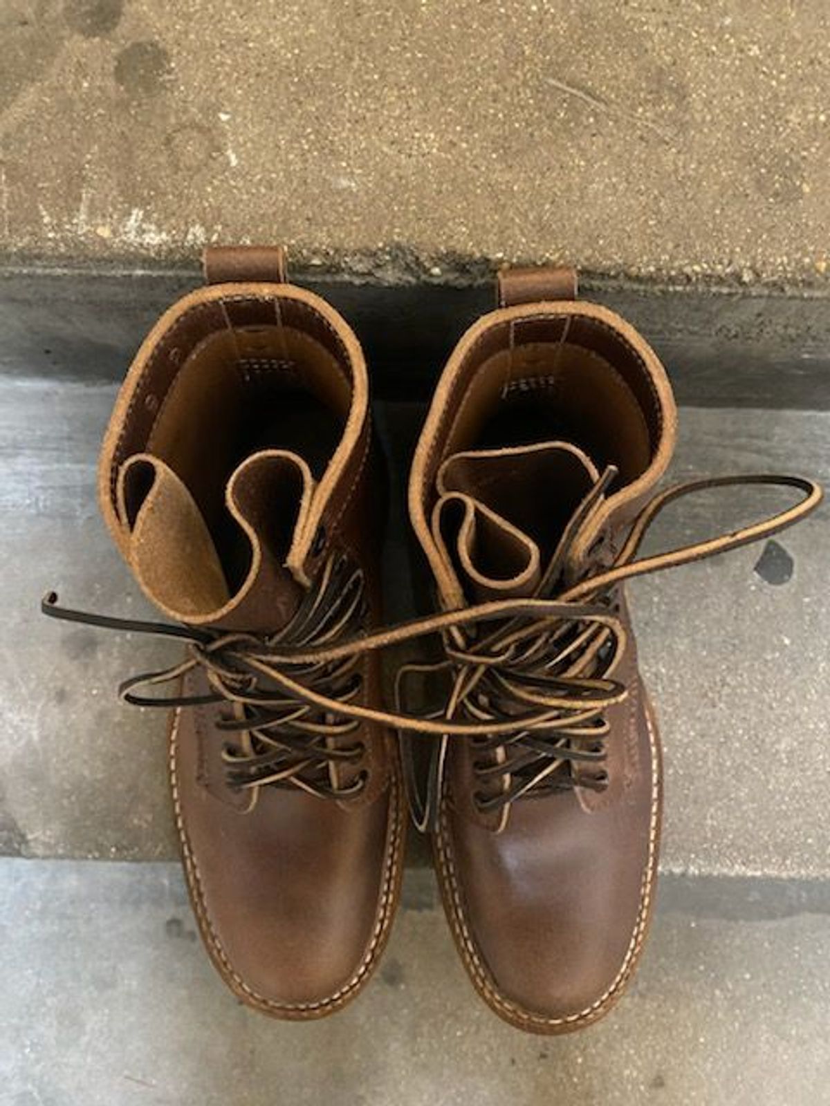 Photo by patinathunderdome on December 6, 2021 of the White's Bounty Hunter in Horween Natural Waxed Flesh.