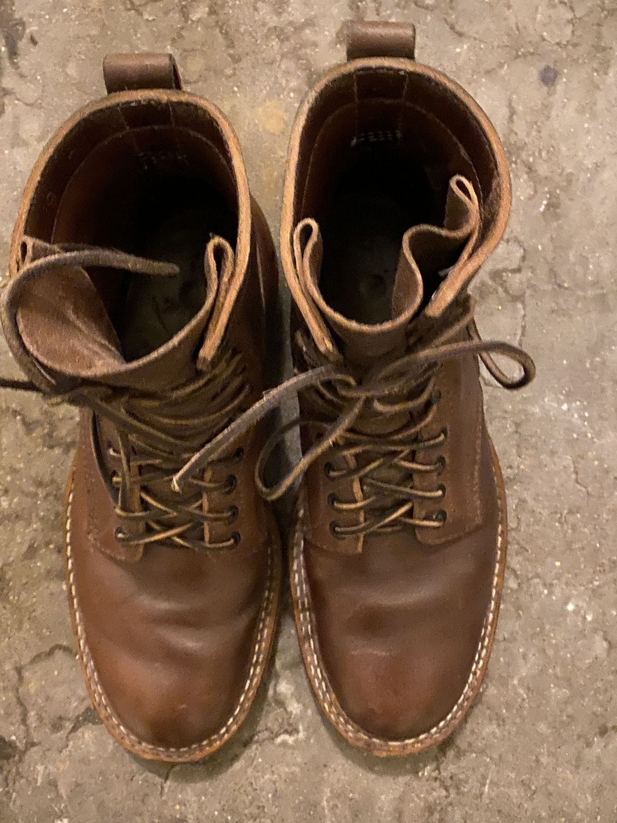 Photo by patinathunderdome on February 6, 2022 of the White's Bounty Hunter in Horween Natural Waxed Flesh.