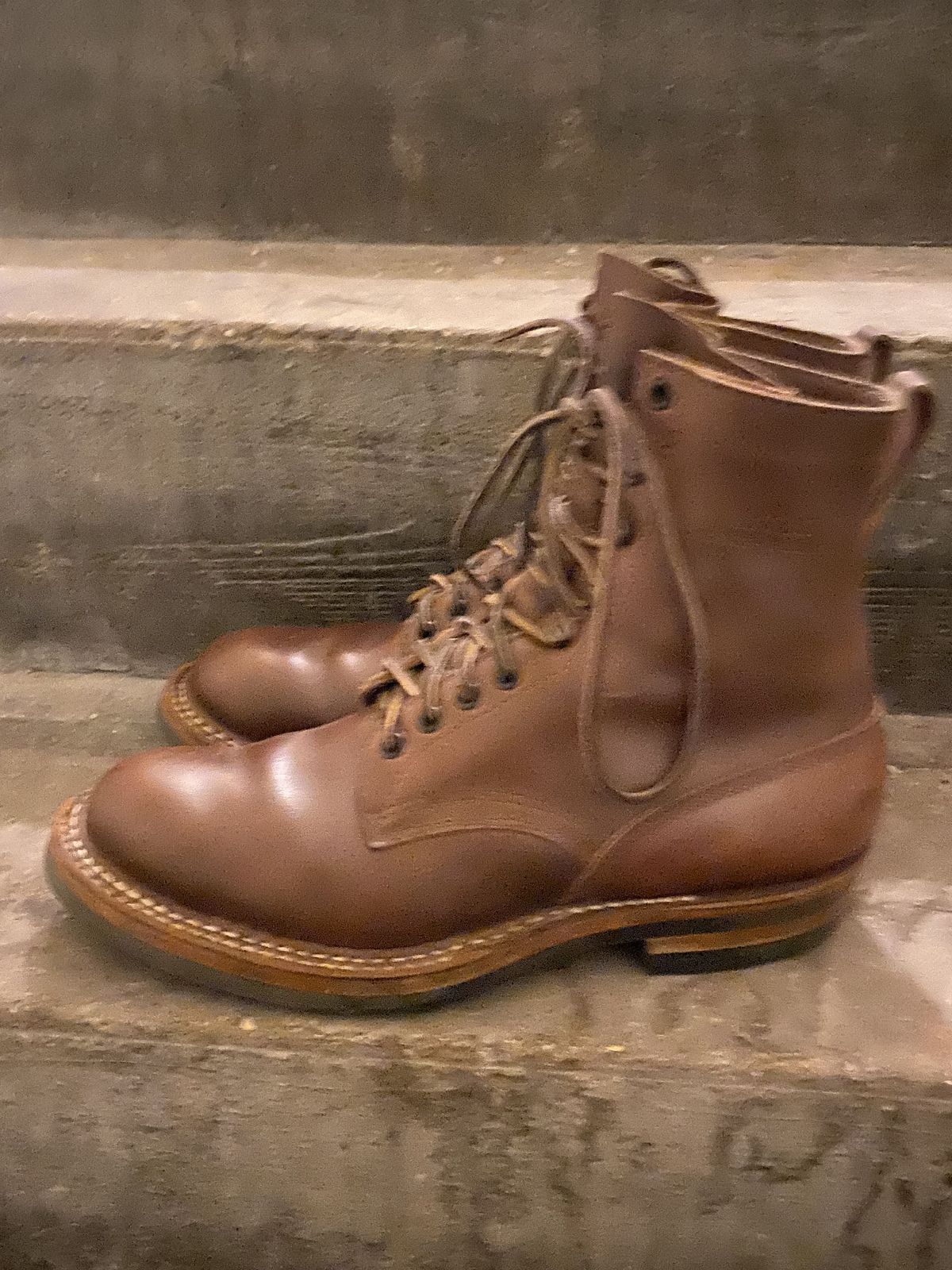 Photo by patinathunderdome on February 6, 2022 of the White's Bounty Hunter in Horween Natural Waxed Flesh.
