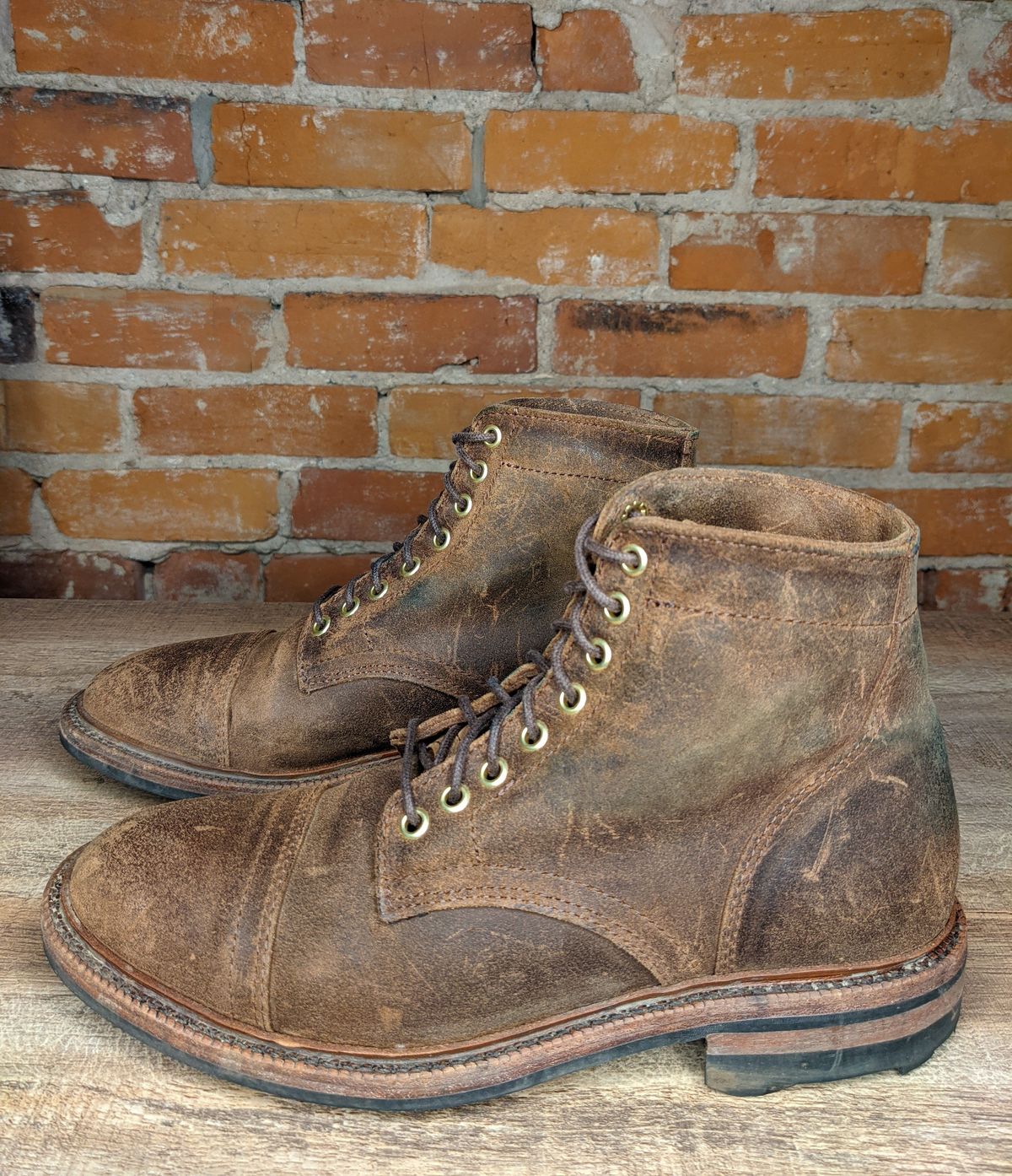 Photo by patinathunderdome on November 3, 2021 of the Parkhurst The Richmond in C.F. Stead Wheatbuck Waxy Commander Suede.