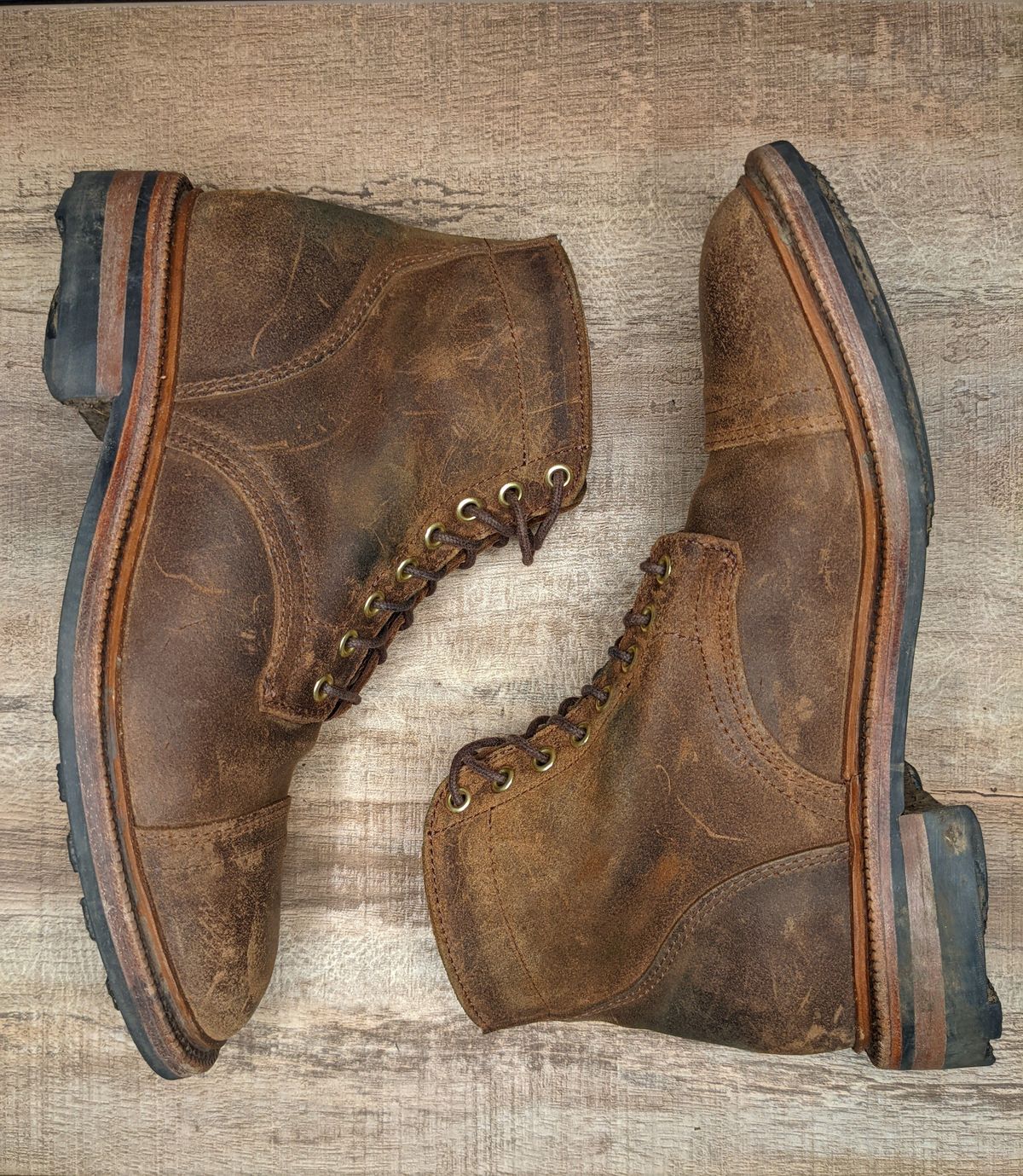 Photo by patinathunderdome on November 3, 2021 of the Parkhurst The Richmond in C.F. Stead Wheatbuck Waxy Commander Suede.