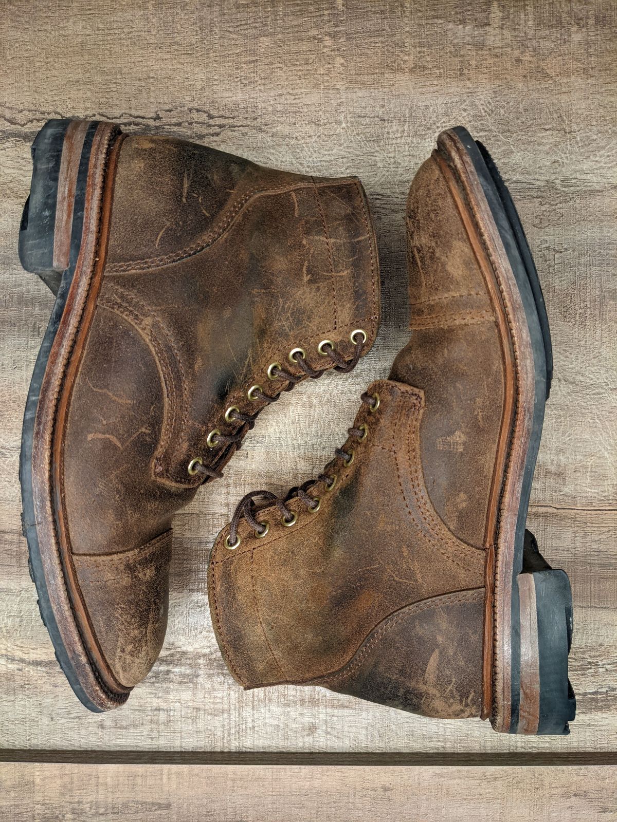 Photo by patinathunderdome on December 5, 2021 of the Parkhurst The Richmond in C.F. Stead Wheatbuck Waxy Commander Suede.