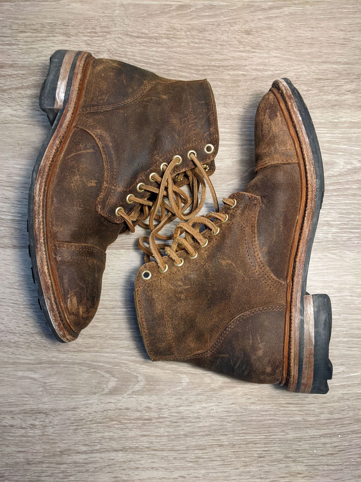 Photo by patinathunderdome on January 5, 2022 of the Parkhurst The Richmond in C.F. Stead Wheatbuck Waxy Commander Suede.