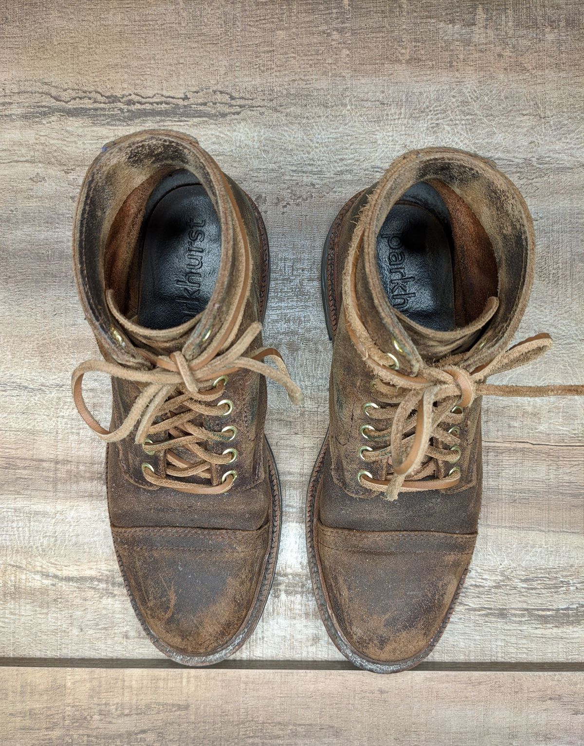 Photo by patinathunderdome on February 5, 2022 of the Parkhurst The Richmond in C.F. Stead Wheatbuck Waxy Commander Suede.