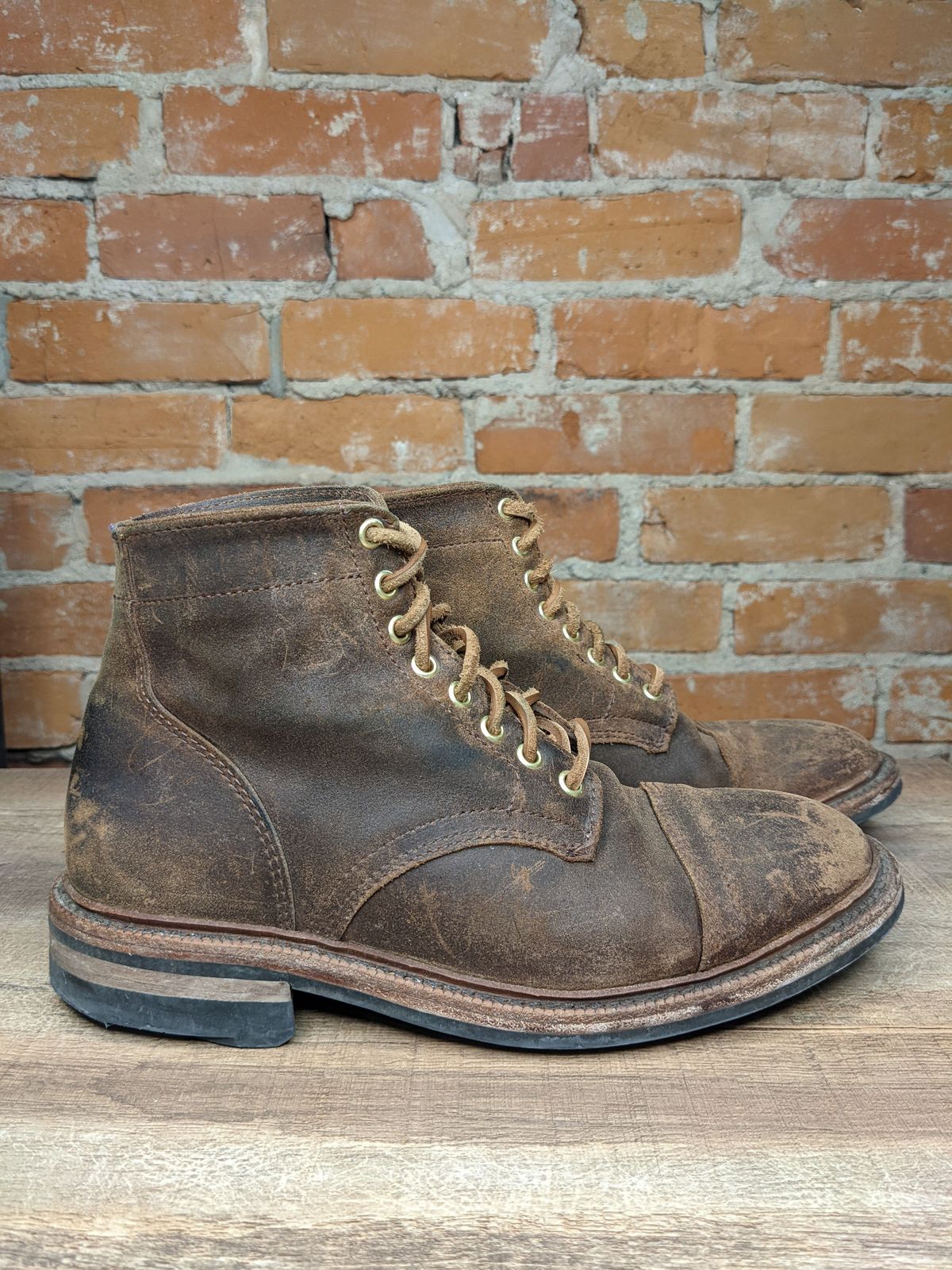 Photo by patinathunderdome on March 4, 2022 of the Parkhurst The Richmond in C.F. Stead Wheatbuck Waxy Commander Suede.