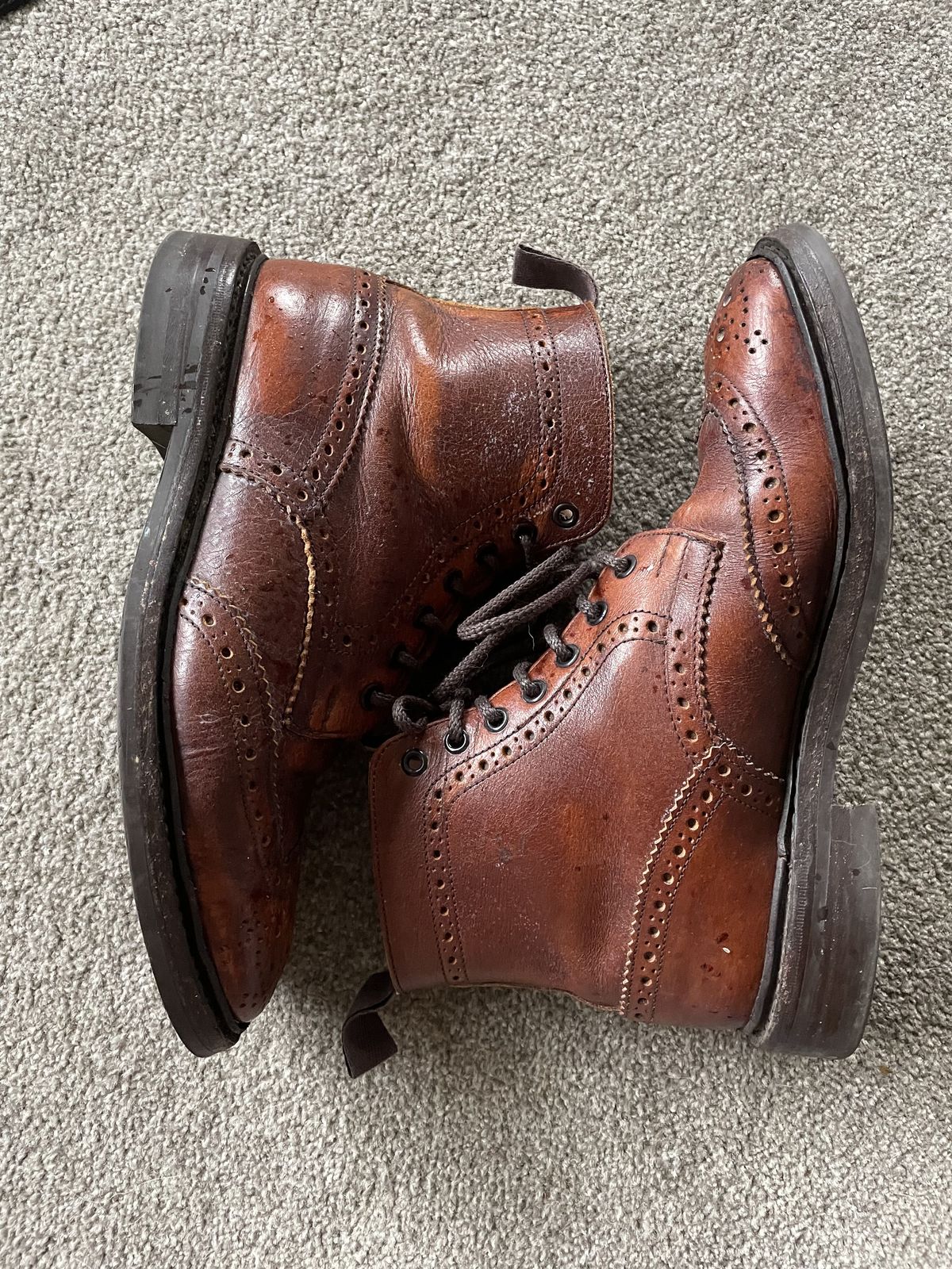 Photo by patinathunderdome on February 6, 2022 of the Tricker's Stow Country Boot in C.F. Stead Caramel Classic Kudu.