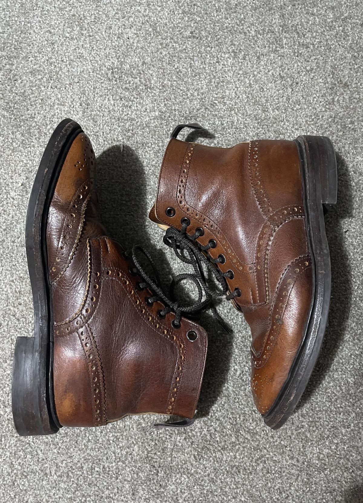 Photo by patinathunderdome on April 5, 2022 of the Tricker's Stow Country Boot in C.F. Stead Caramel Classic Kudu.