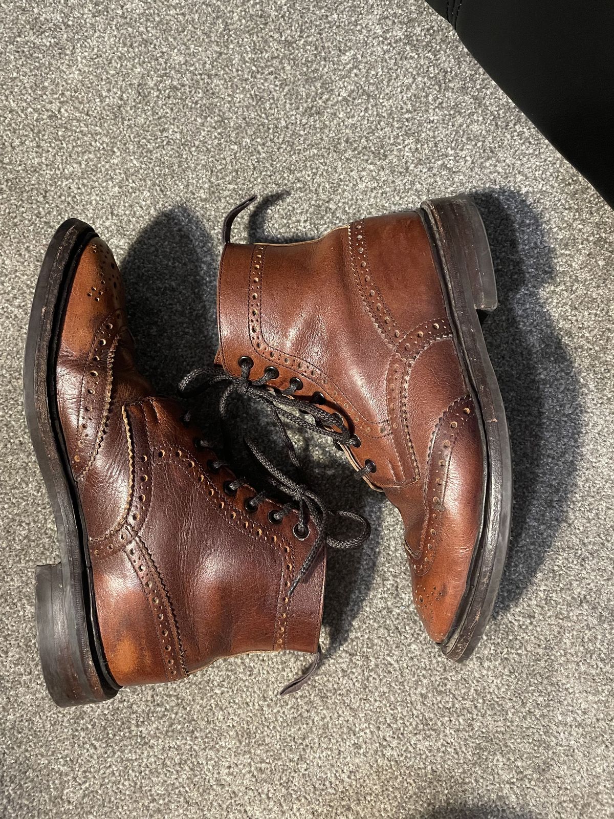 Photo by patinathunderdome on May 5, 2022 of the Tricker's Stow Country Boot in C.F. Stead Caramel Classic Kudu.