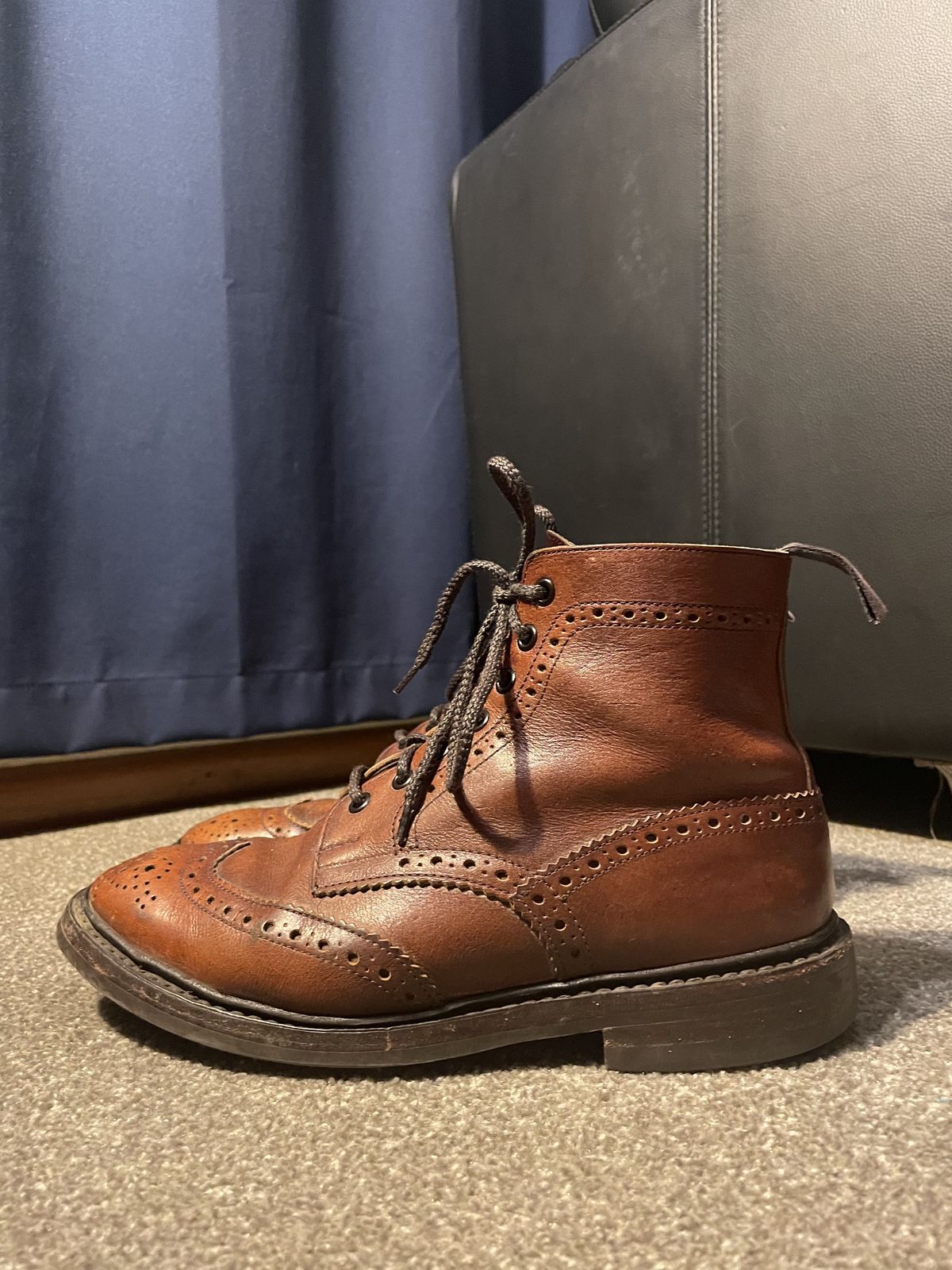 Photo by patinathunderdome on May 5, 2022 of the Tricker's Stow Country Boot in C.F. Stead Caramel Classic Kudu.