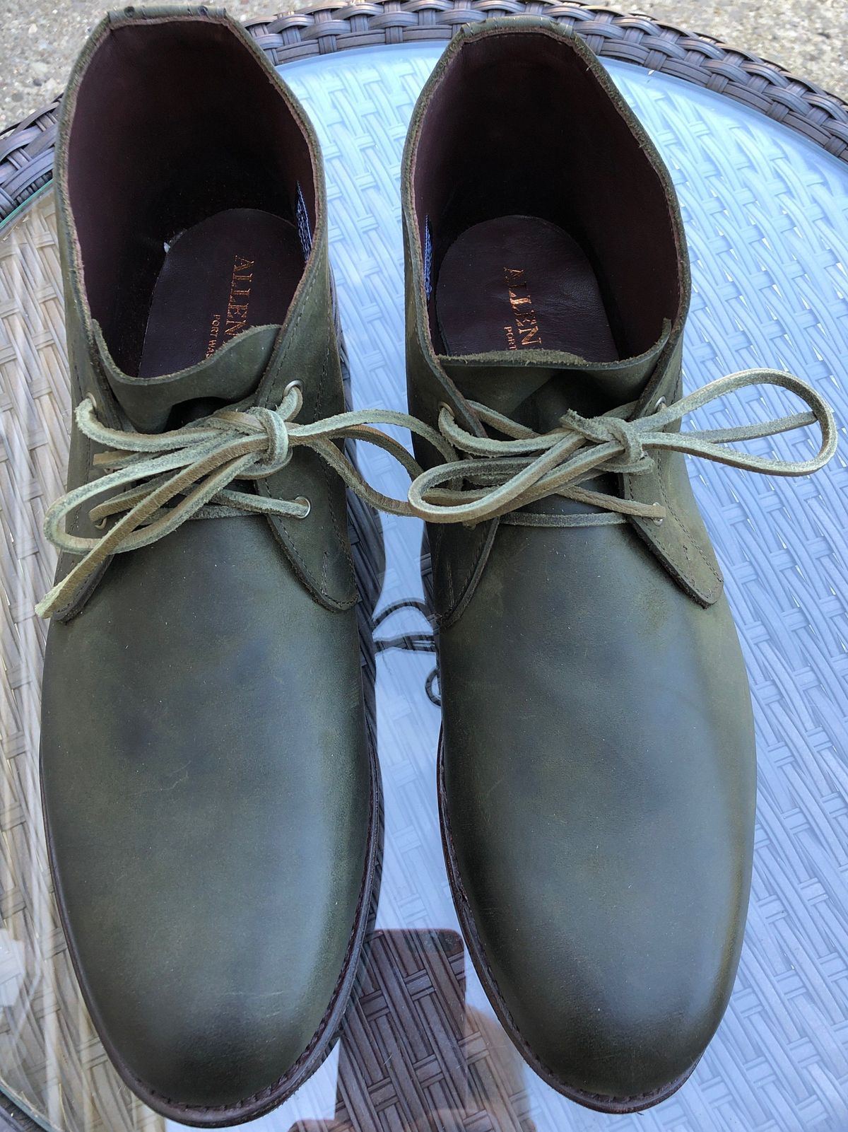 Photo by patinathunderdome on November 1, 2021 of the Allen Edmonds Venture Chukka in Horween Olive Waxed Flesh.