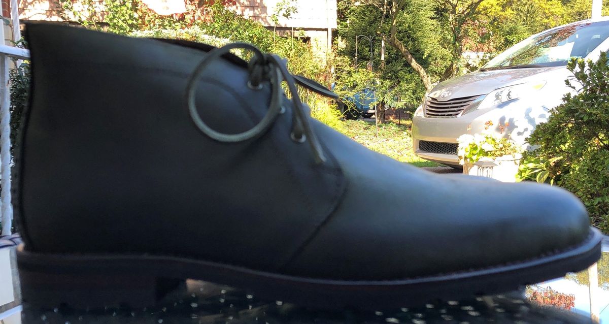 Photo by patinathunderdome on November 1, 2021 of the Allen Edmonds Venture Chukka in Horween Olive Waxed Flesh.