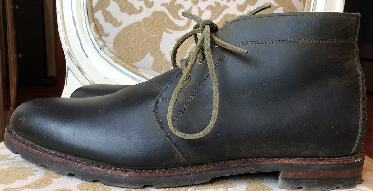 Photo by patinathunderdome on January 1, 2022 of the Allen Edmonds Venture Chukka in Horween Olive Waxed Flesh.