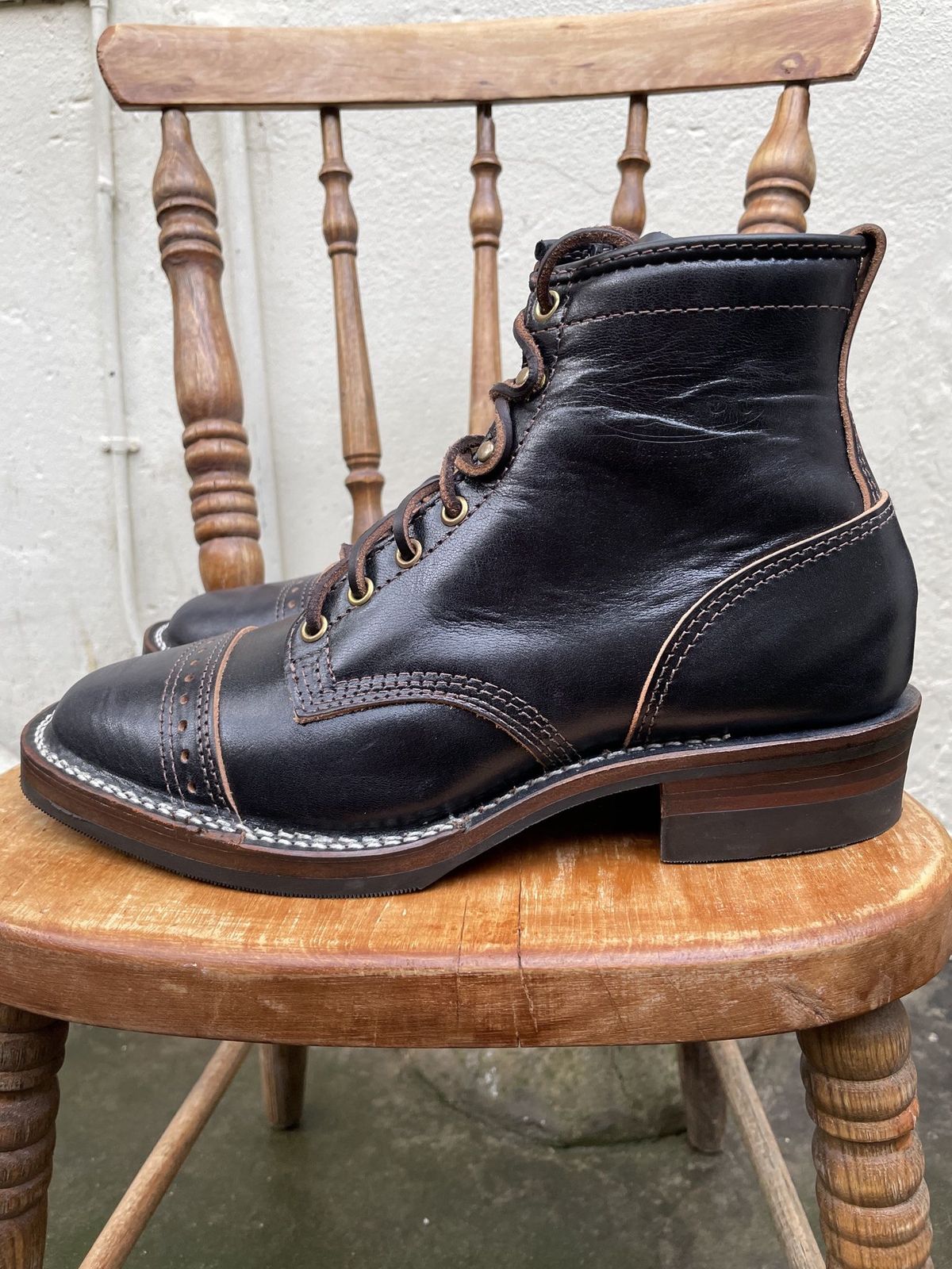 Photo by patinathunderdome on September 30, 2021 of the Wesco Hendrik in Maryam Black Teacore Horsebutt.