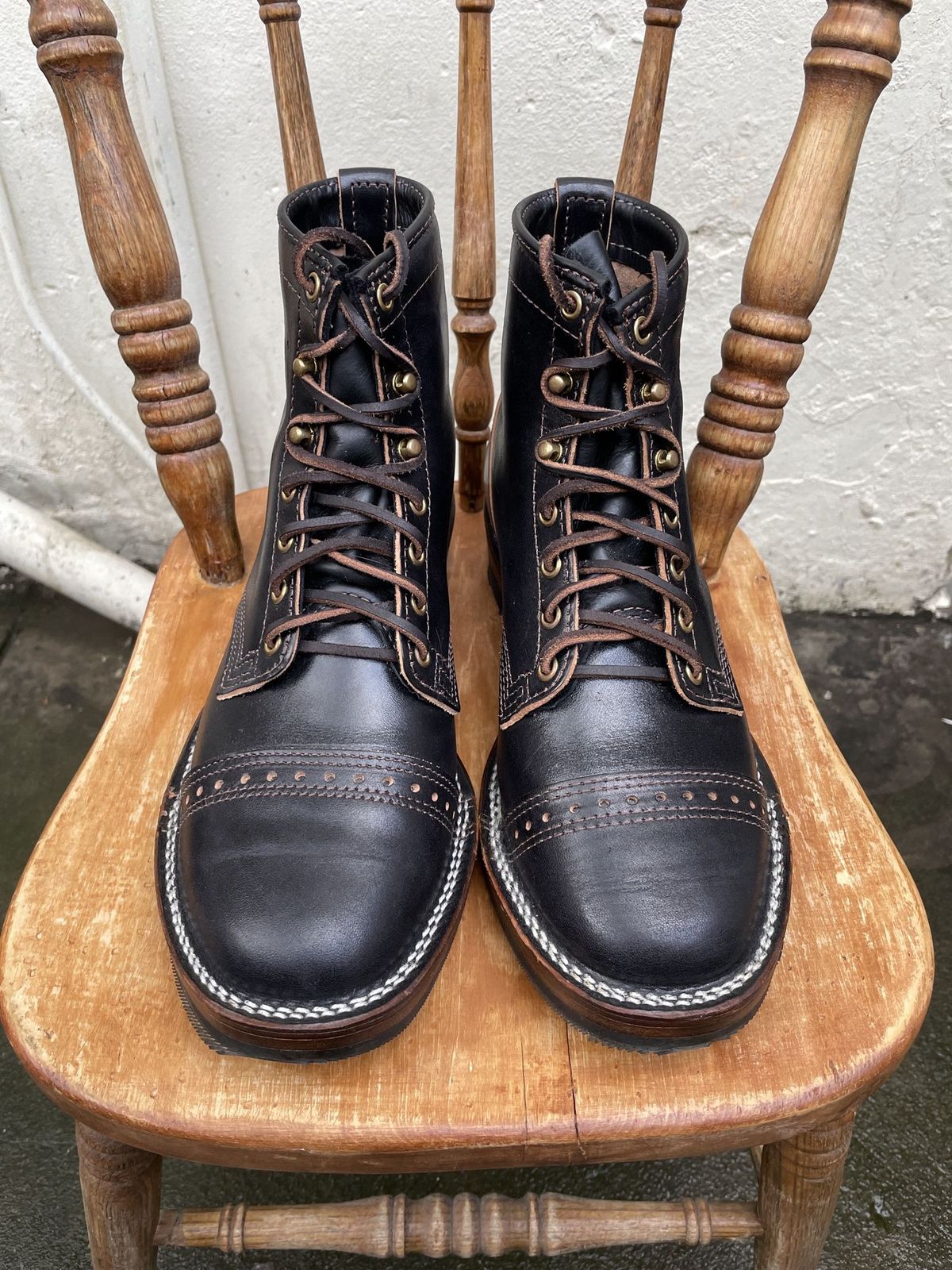 Photo by patinathunderdome on September 30, 2021 of the Wesco Hendrik in Maryam Black Teacore Horsebutt.