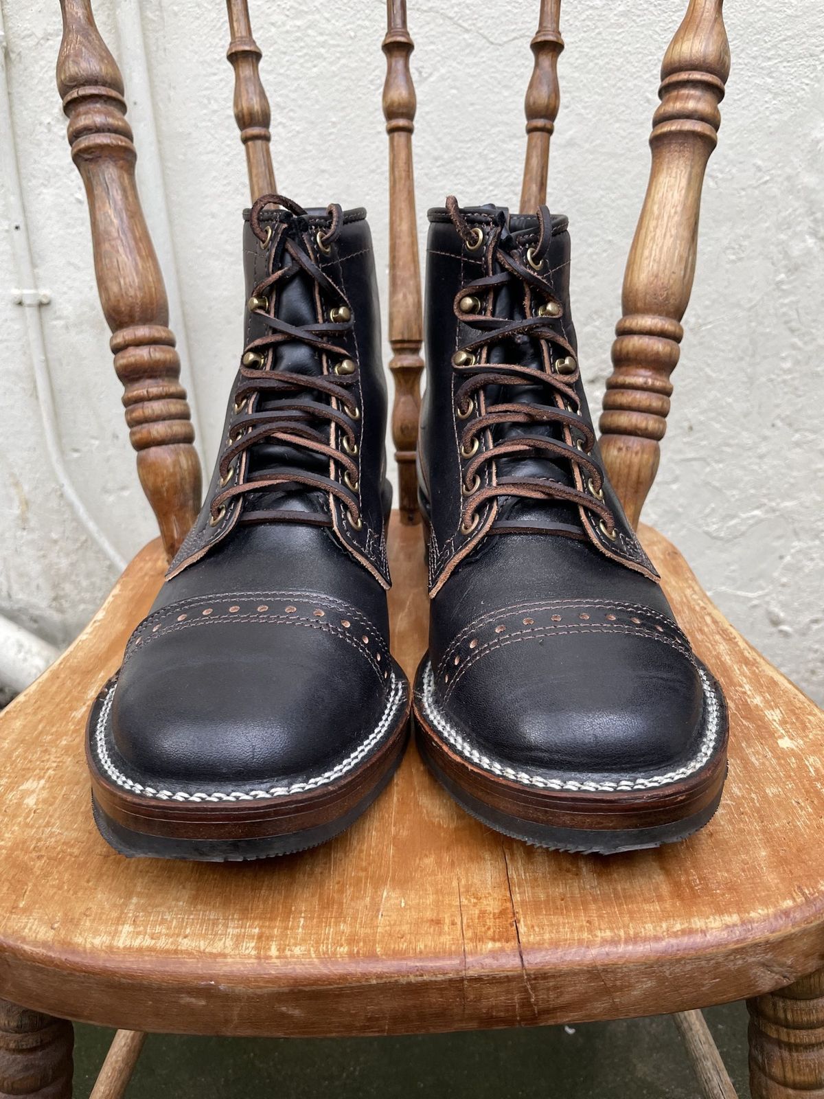Photo by patinathunderdome on September 30, 2021 of the Wesco Hendrik in Maryam Black Teacore Horsebutt.