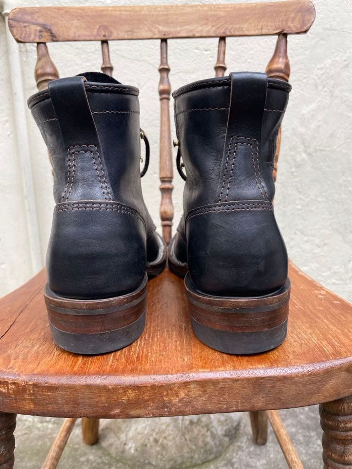Photo by patinathunderdome on November 3, 2021 of the Wesco Hendrik in Maryam Black Teacore Horsebutt.