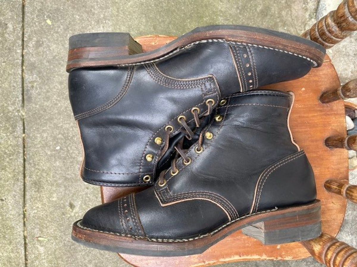 Photo by patinathunderdome on November 3, 2021 of the Wesco Hendrik in Maryam Black Teacore Horsebutt.