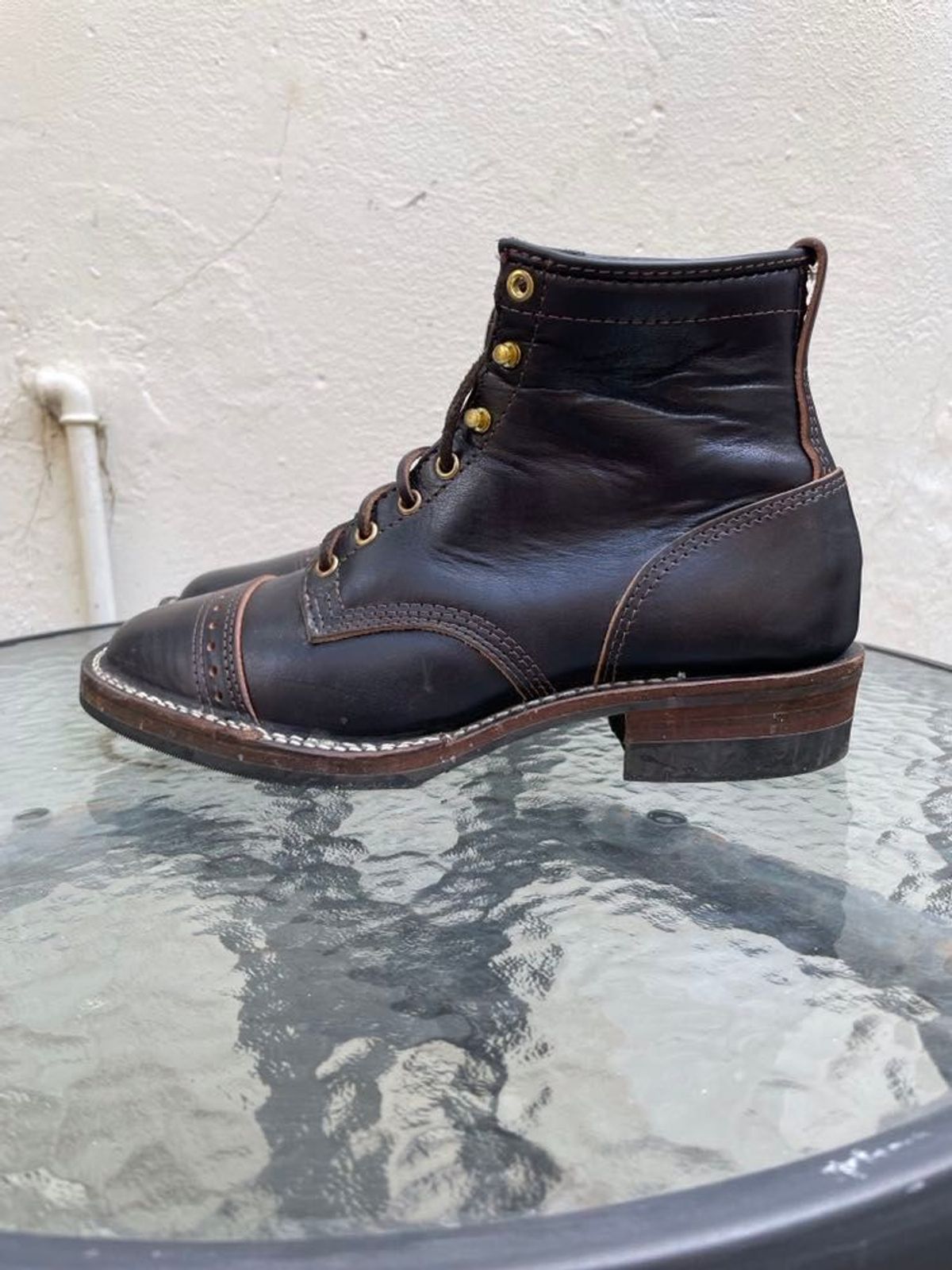 Photo by patinathunderdome on December 4, 2021 of the Wesco Hendrik in Maryam Black Teacore Horsebutt.