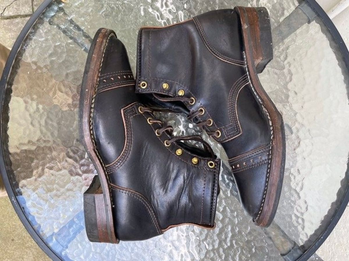 Photo by patinathunderdome on December 4, 2021 of the Wesco Hendrik in Maryam Black Teacore Horsebutt.