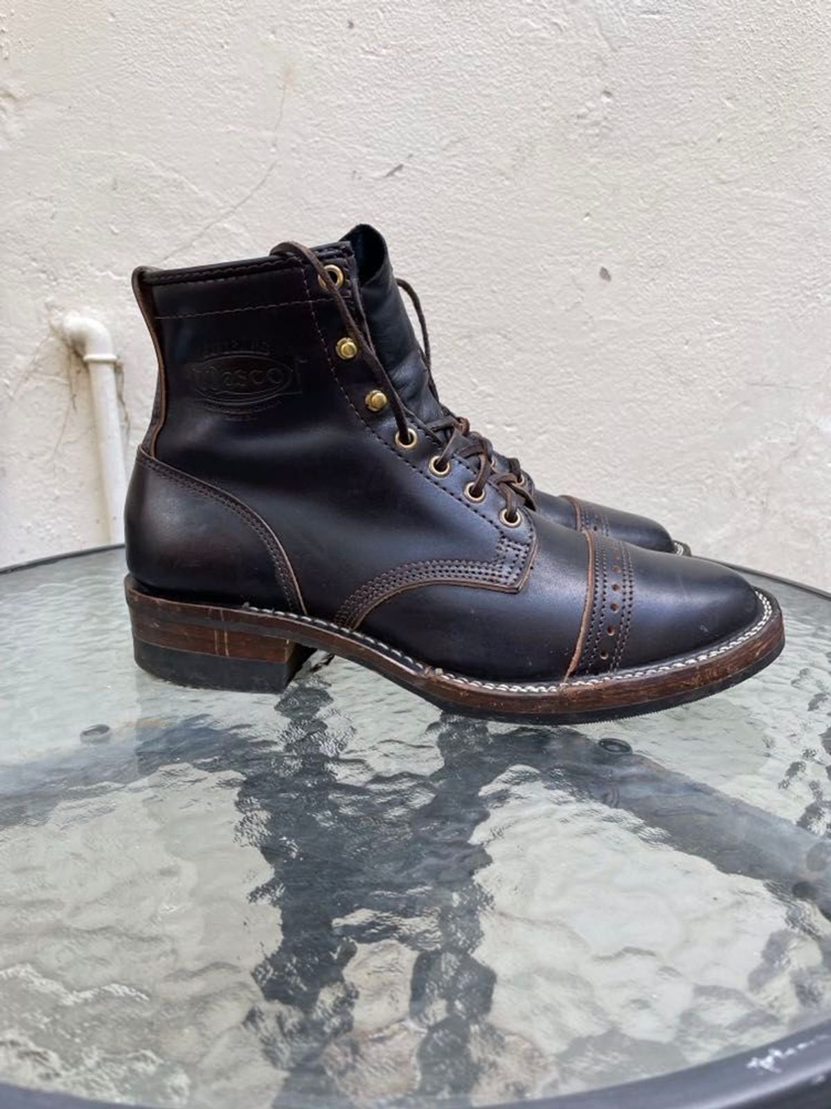 Photo by patinathunderdome on December 4, 2021 of the Wesco Hendrik in Maryam Black Teacore Horsebutt.