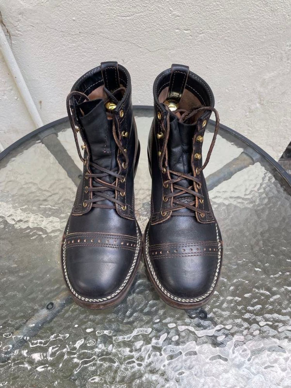 Photo by patinathunderdome on December 4, 2021 of the Wesco Hendrik in Maryam Black Teacore Horsebutt.